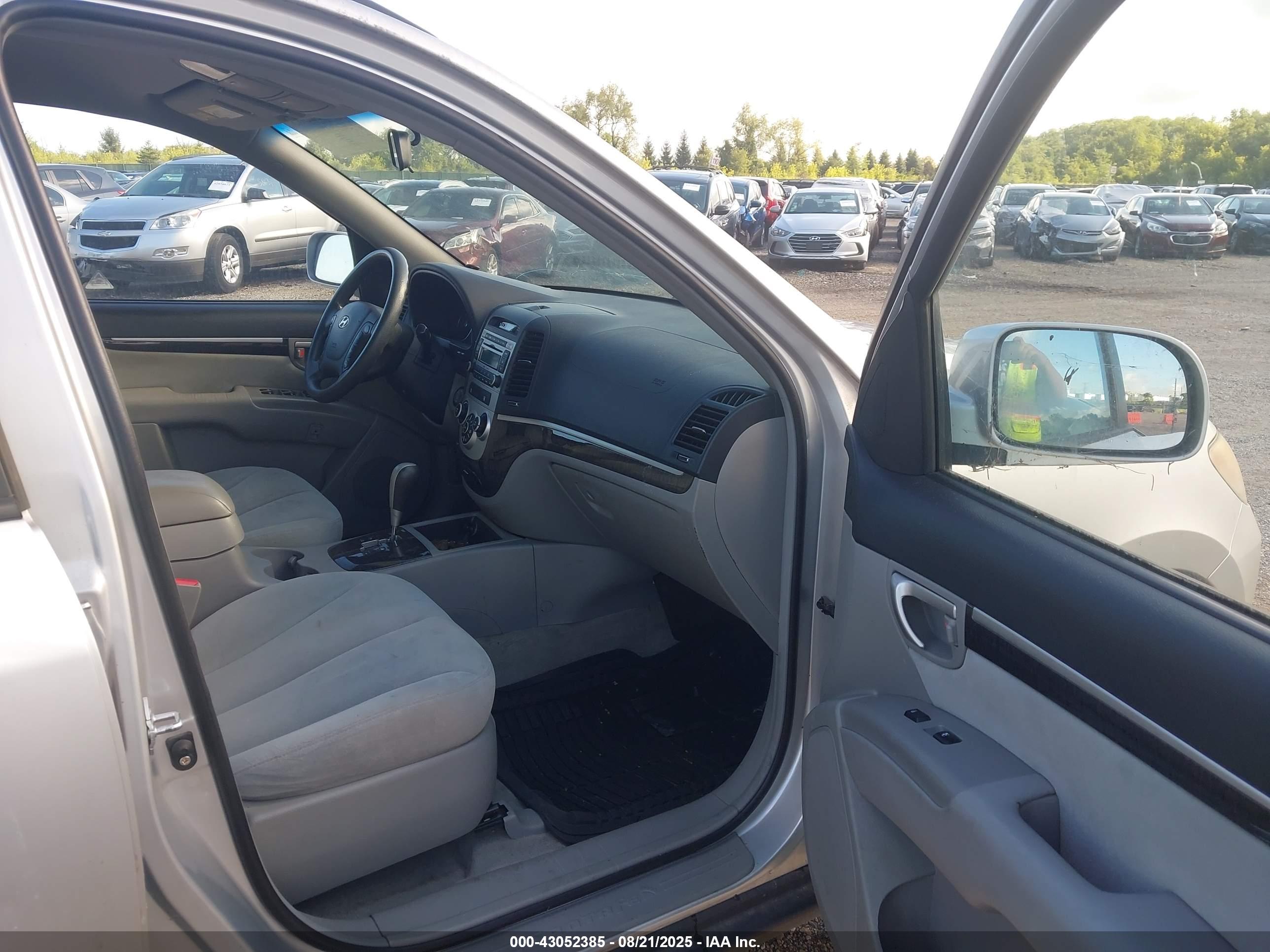 HYUNDAI SANTA image 5