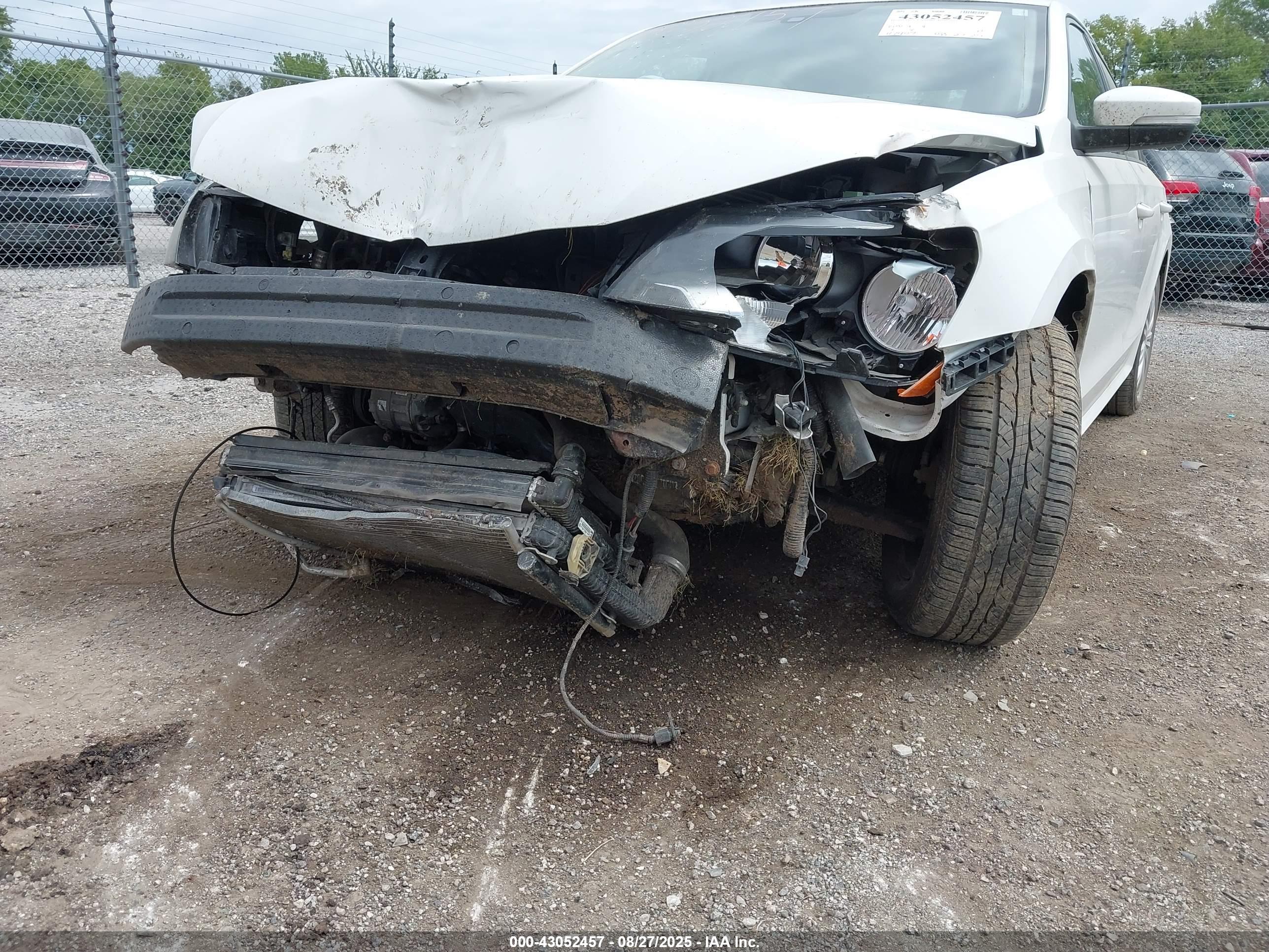 VOLKSWAGEN PASSAT image 6