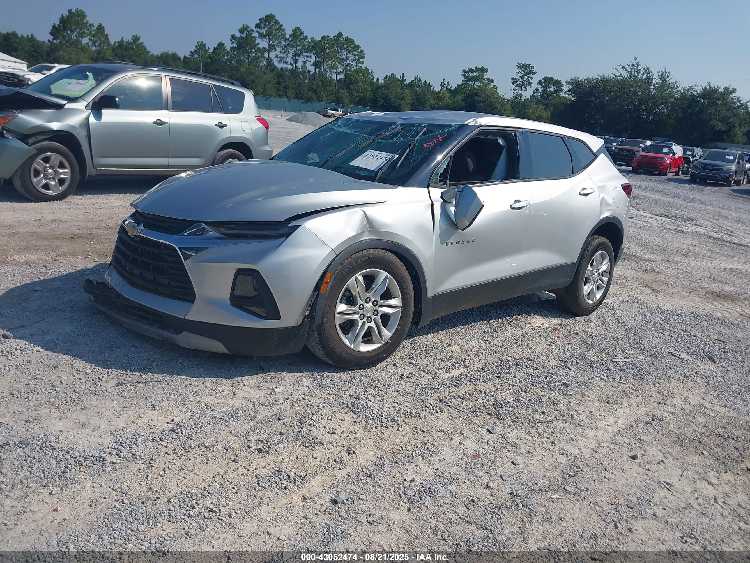 CHEVROLET BLAZER image 2