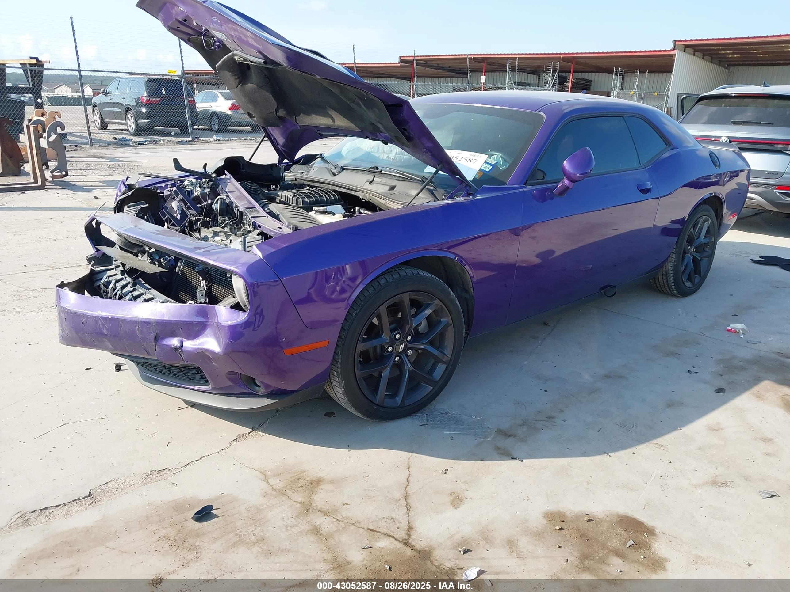 DODGE CHALLENGER image 2