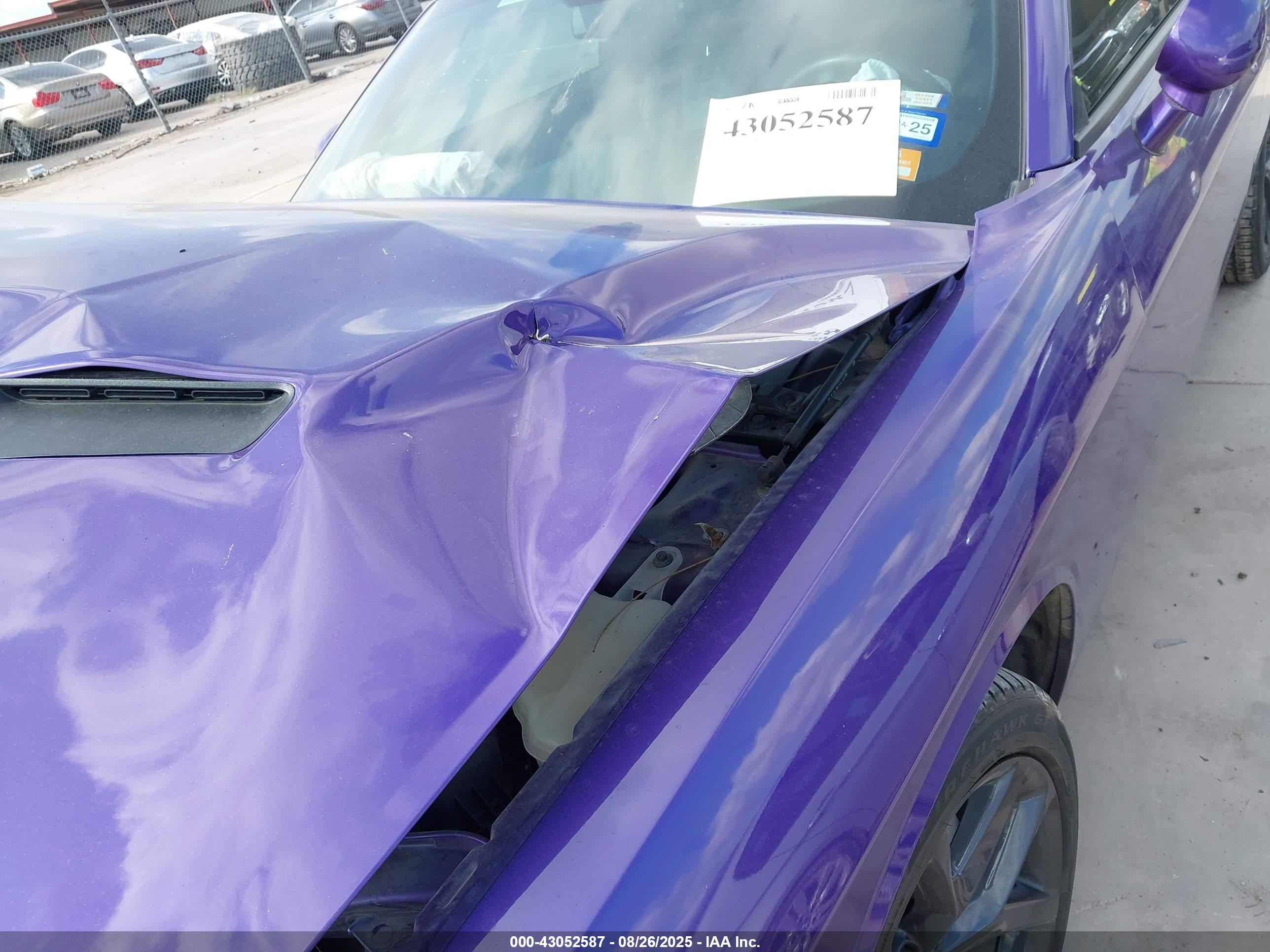 DODGE CHALLENGER image 6