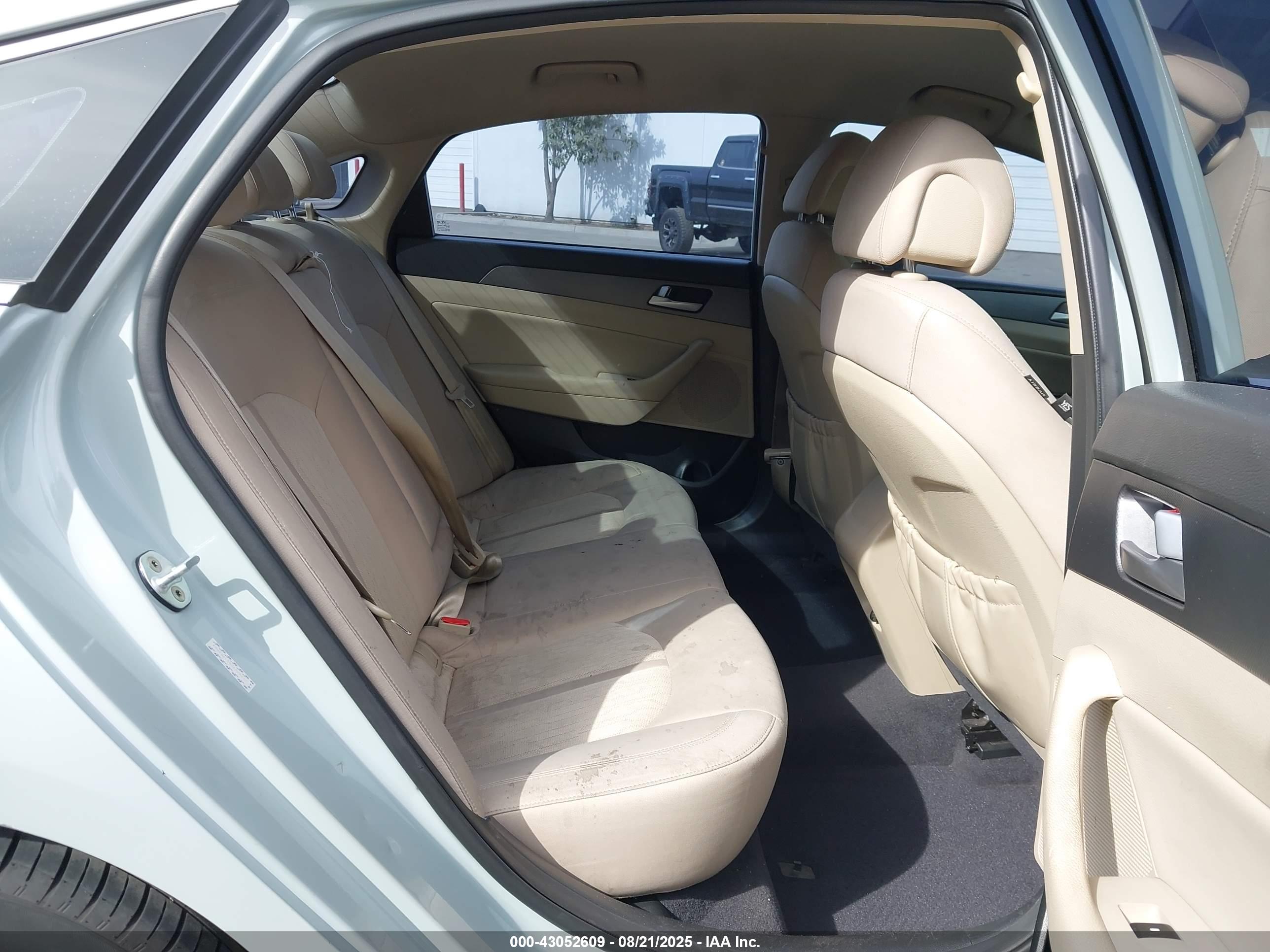 HYUNDAI SONATA image 8