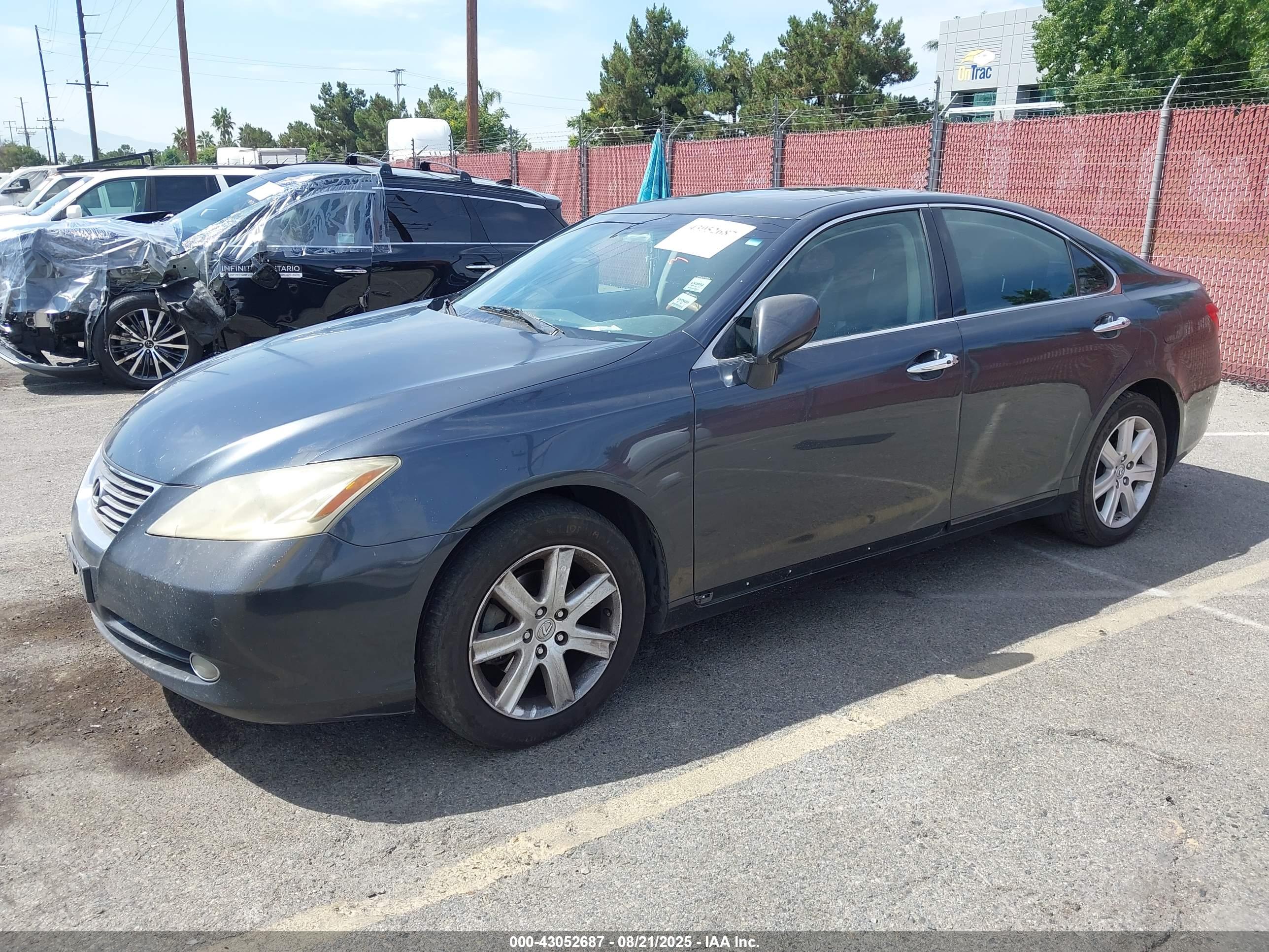 LEXUS ES image 2