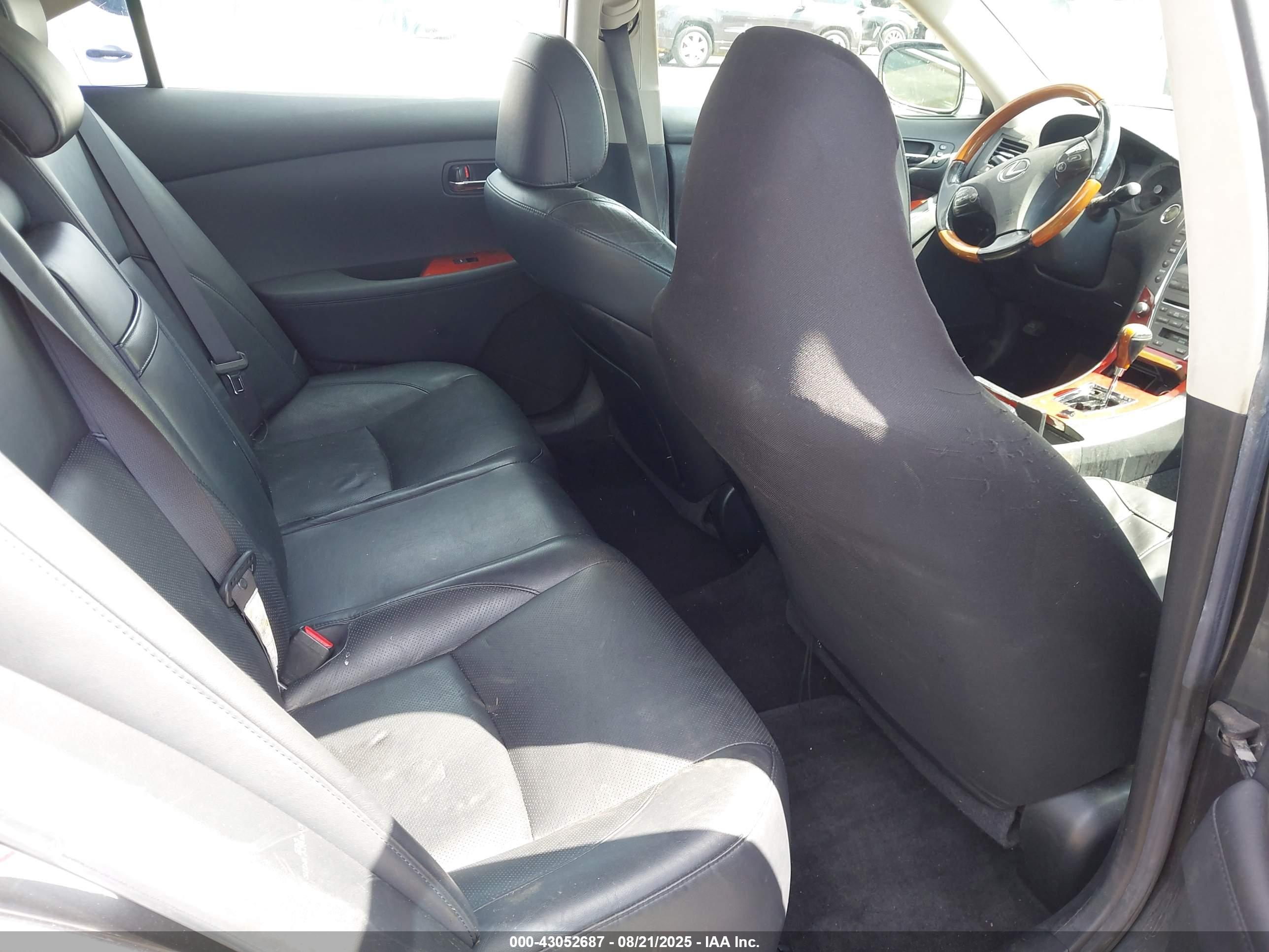 LEXUS ES image 8