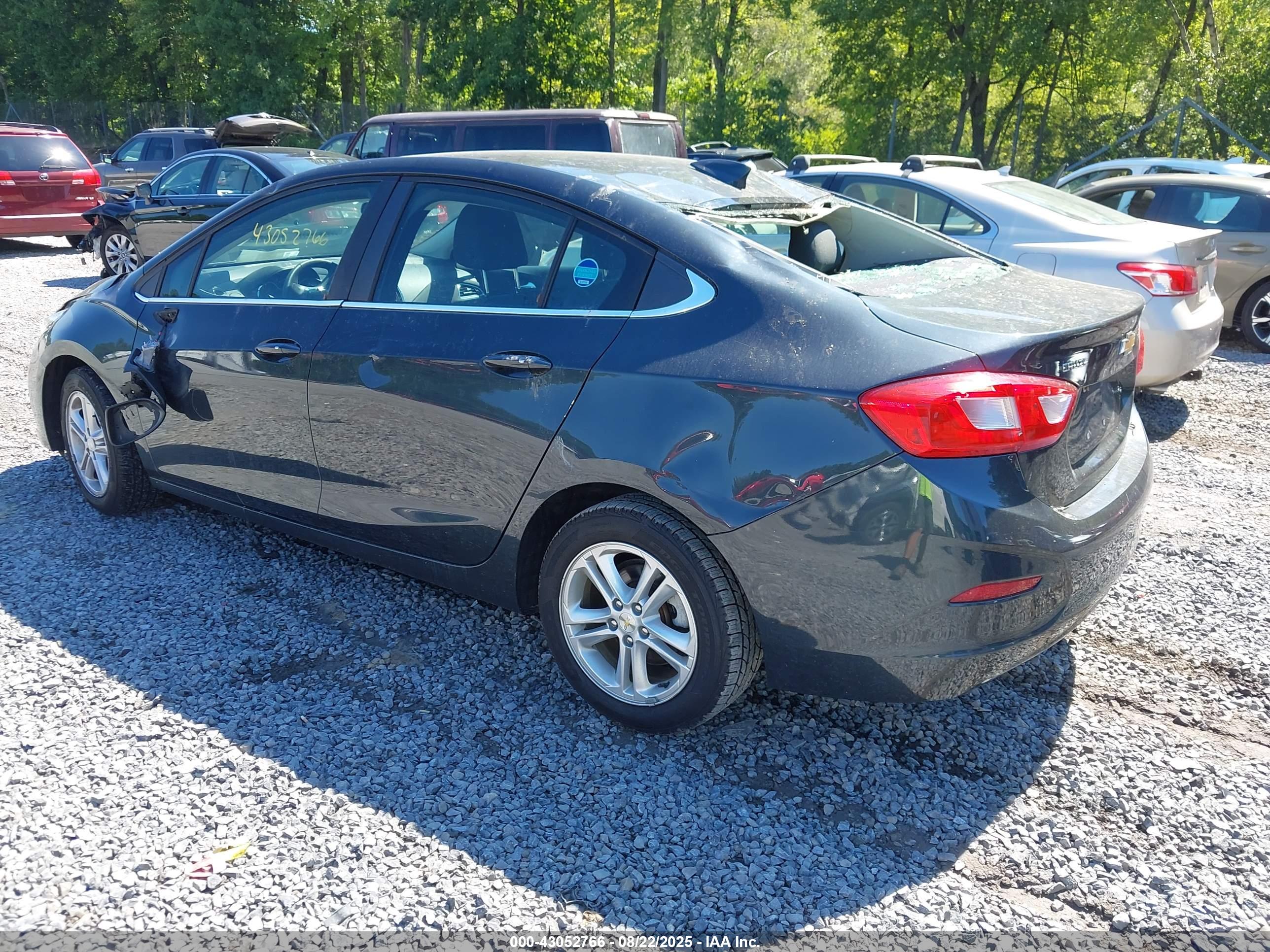 CHEVROLET CRUZE image 3