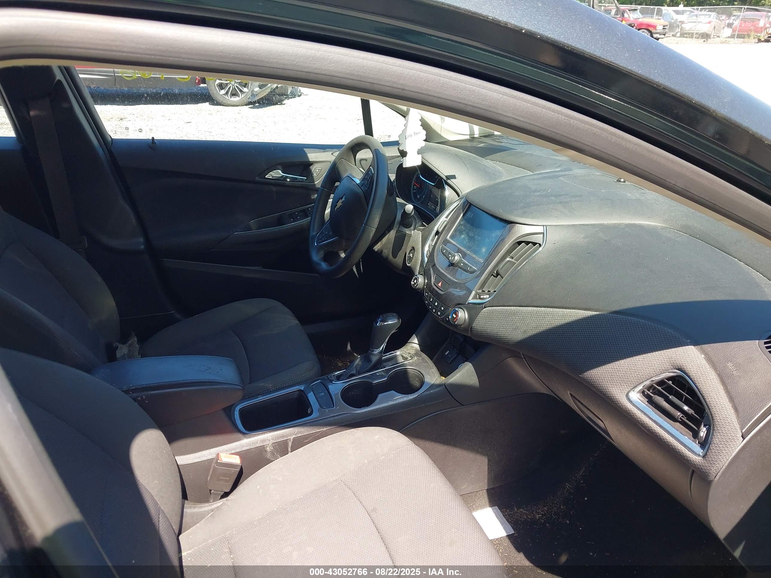 CHEVROLET CRUZE image 5