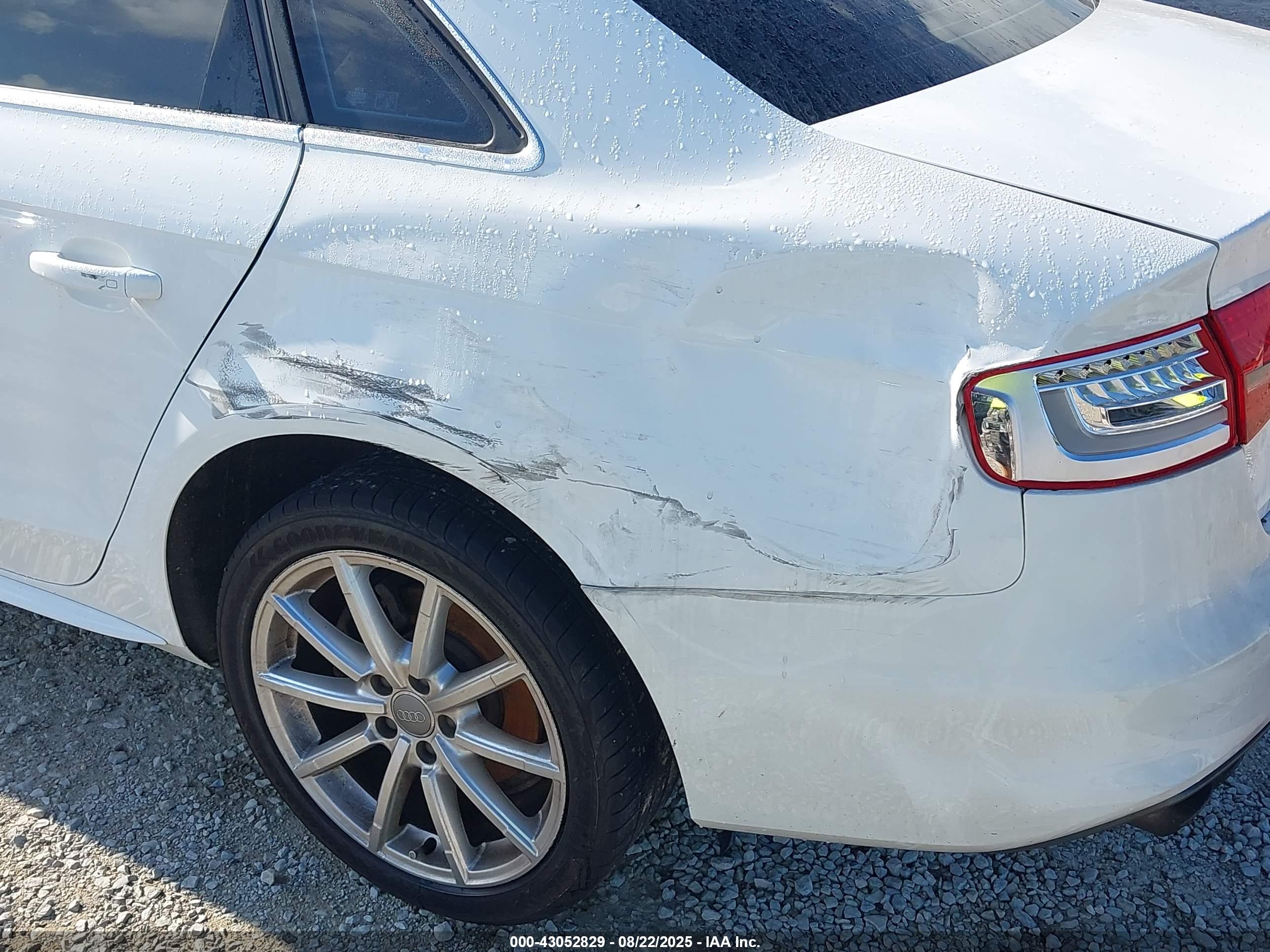 AUDI A4 image 6