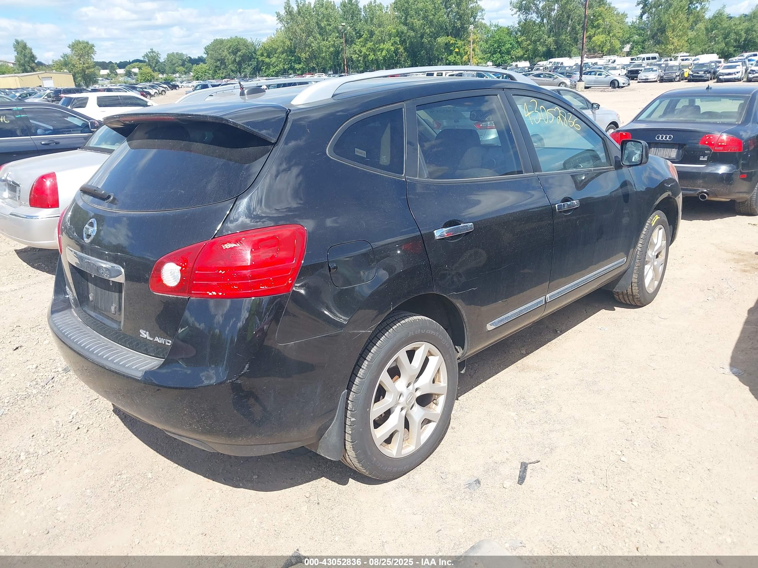 NISSAN ROGUE image 4