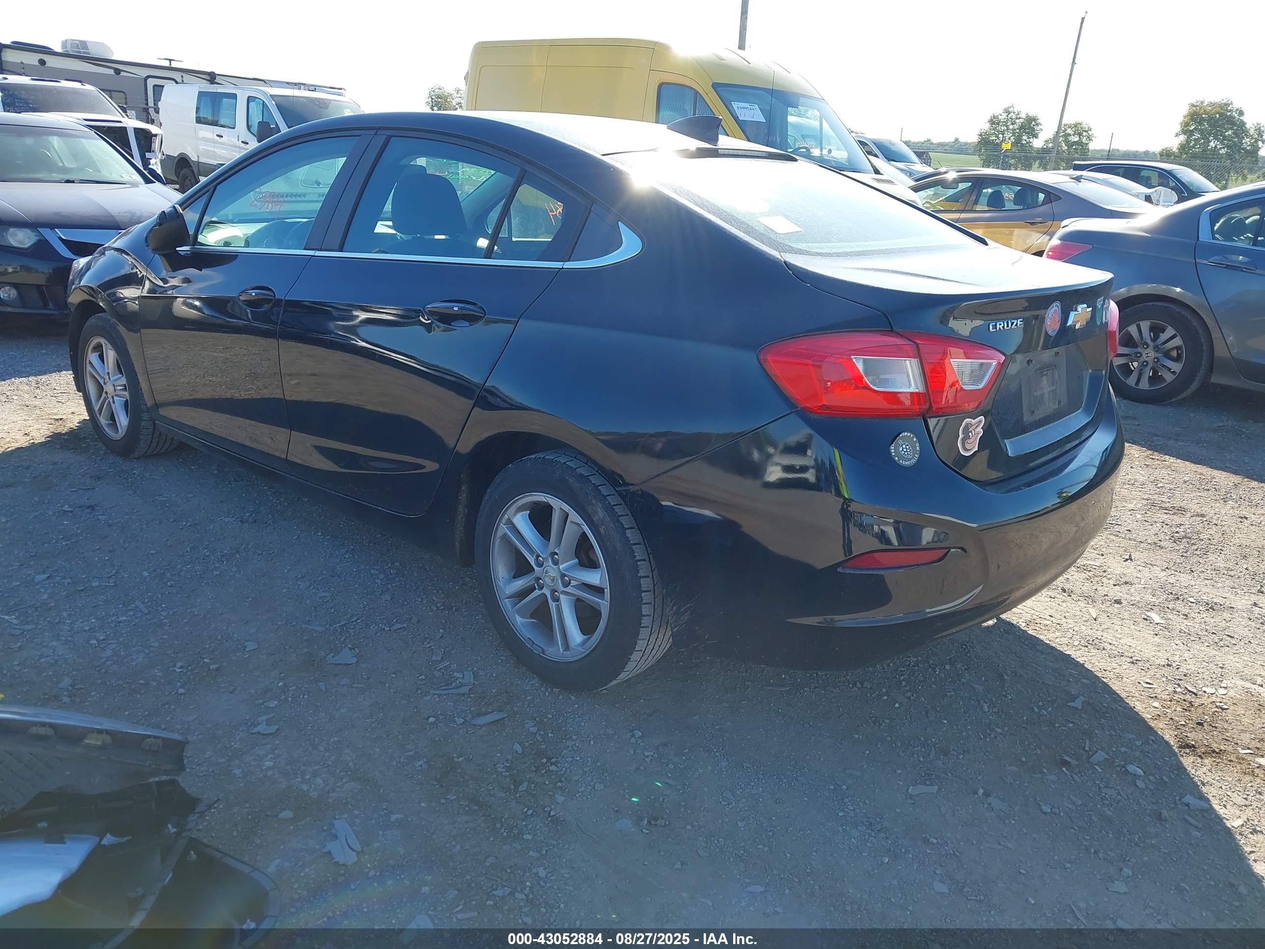 CHEVROLET CRUZE image 3