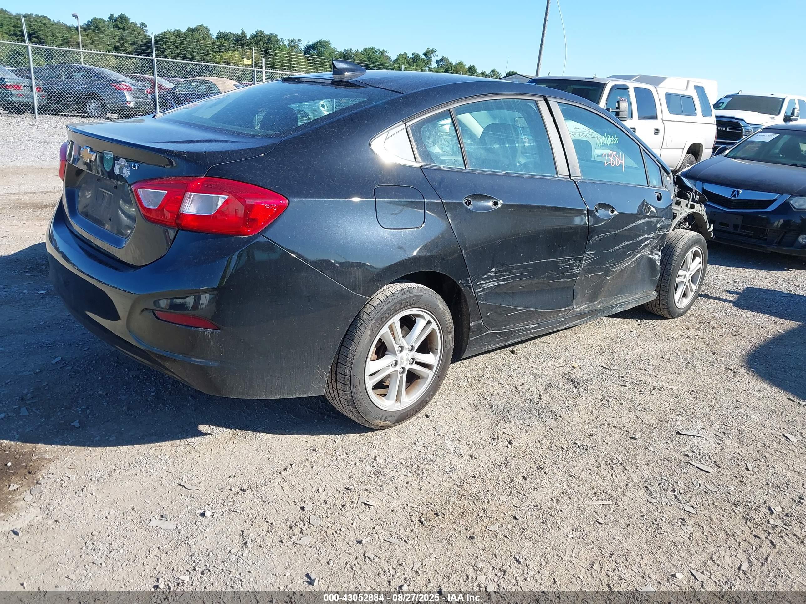 CHEVROLET CRUZE image 4