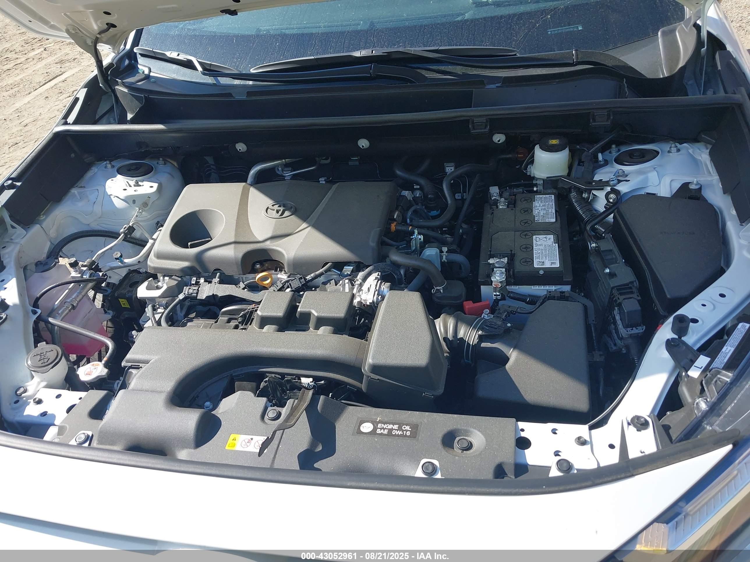 TOYOTA RAV4 image 10