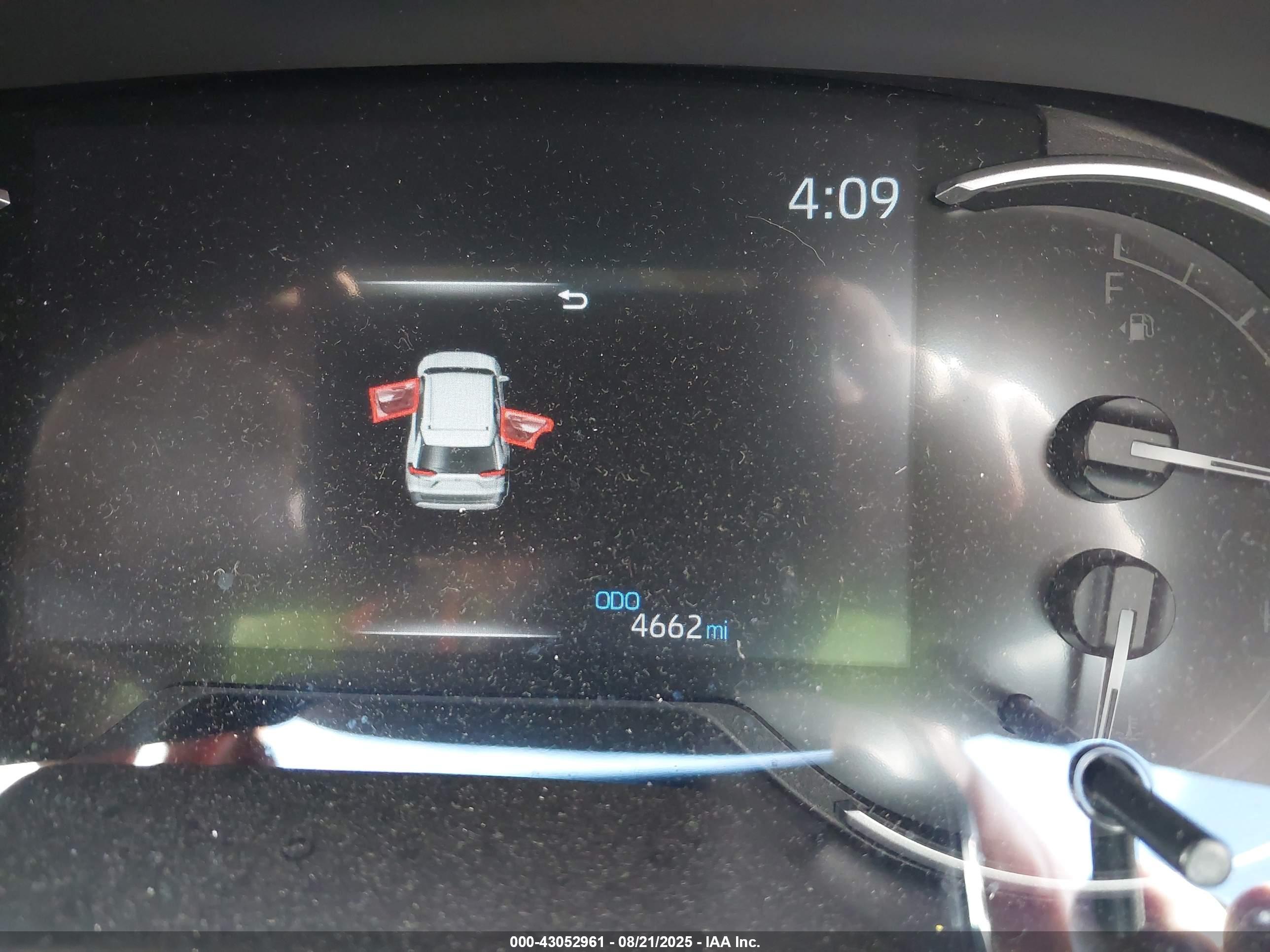 TOYOTA RAV4 image 7
