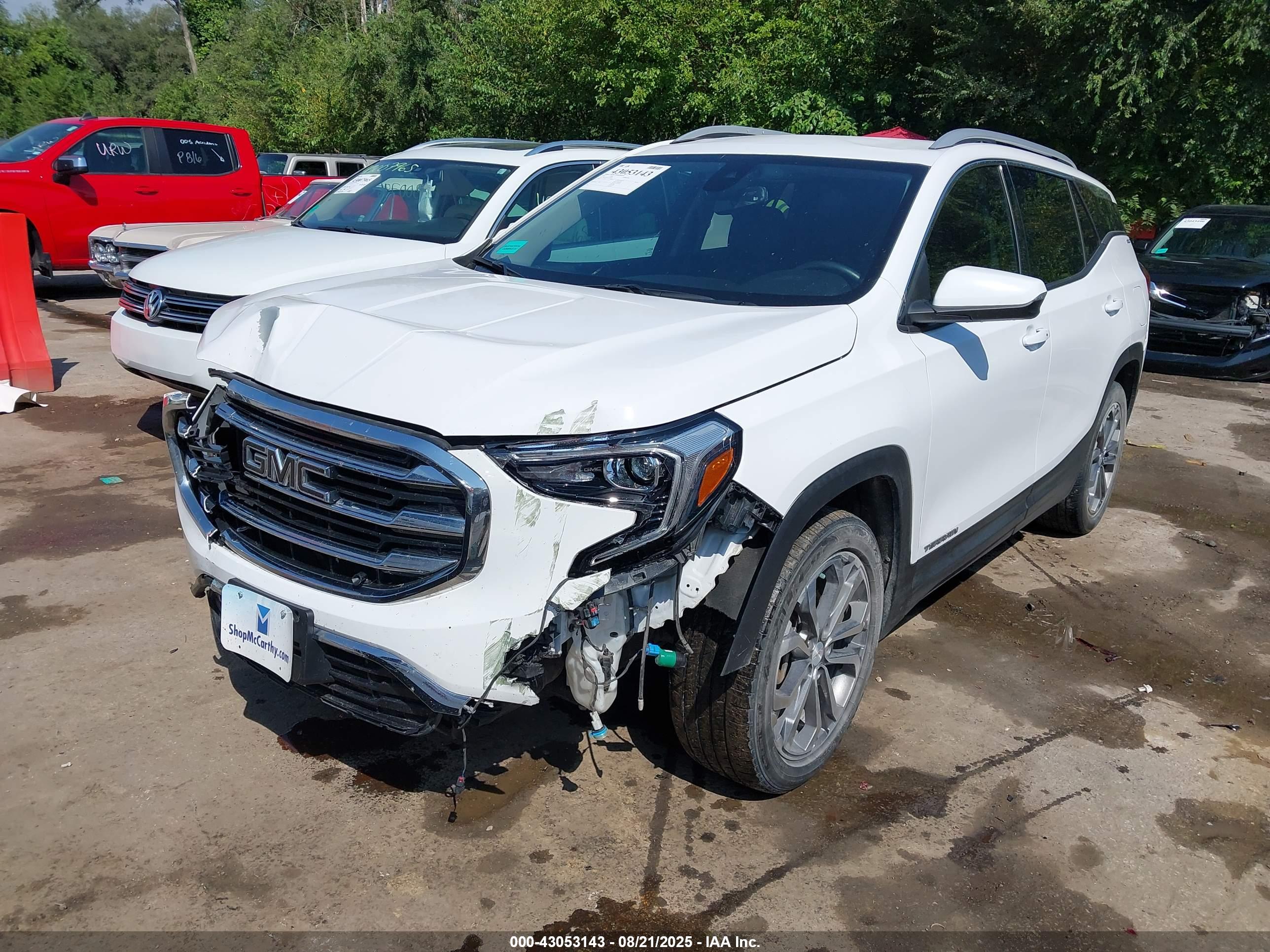 GMC TERRAIN image 2