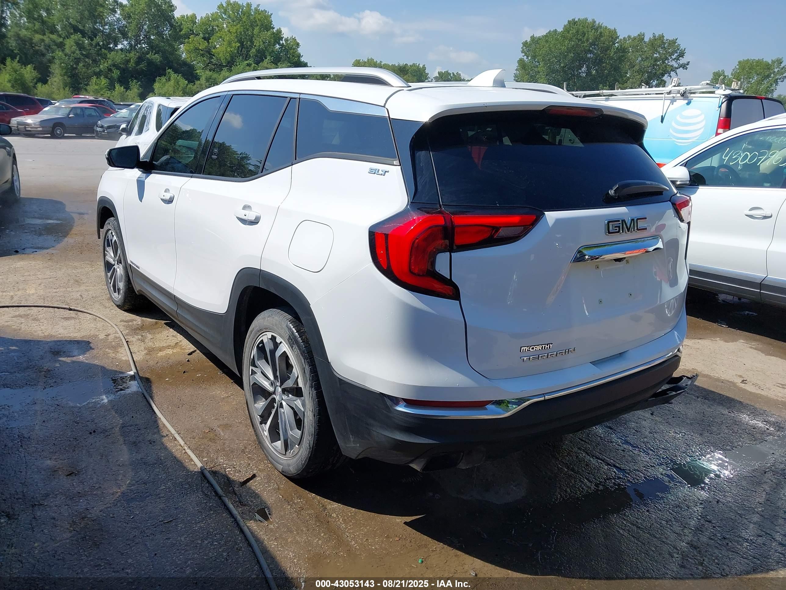 GMC TERRAIN image 3