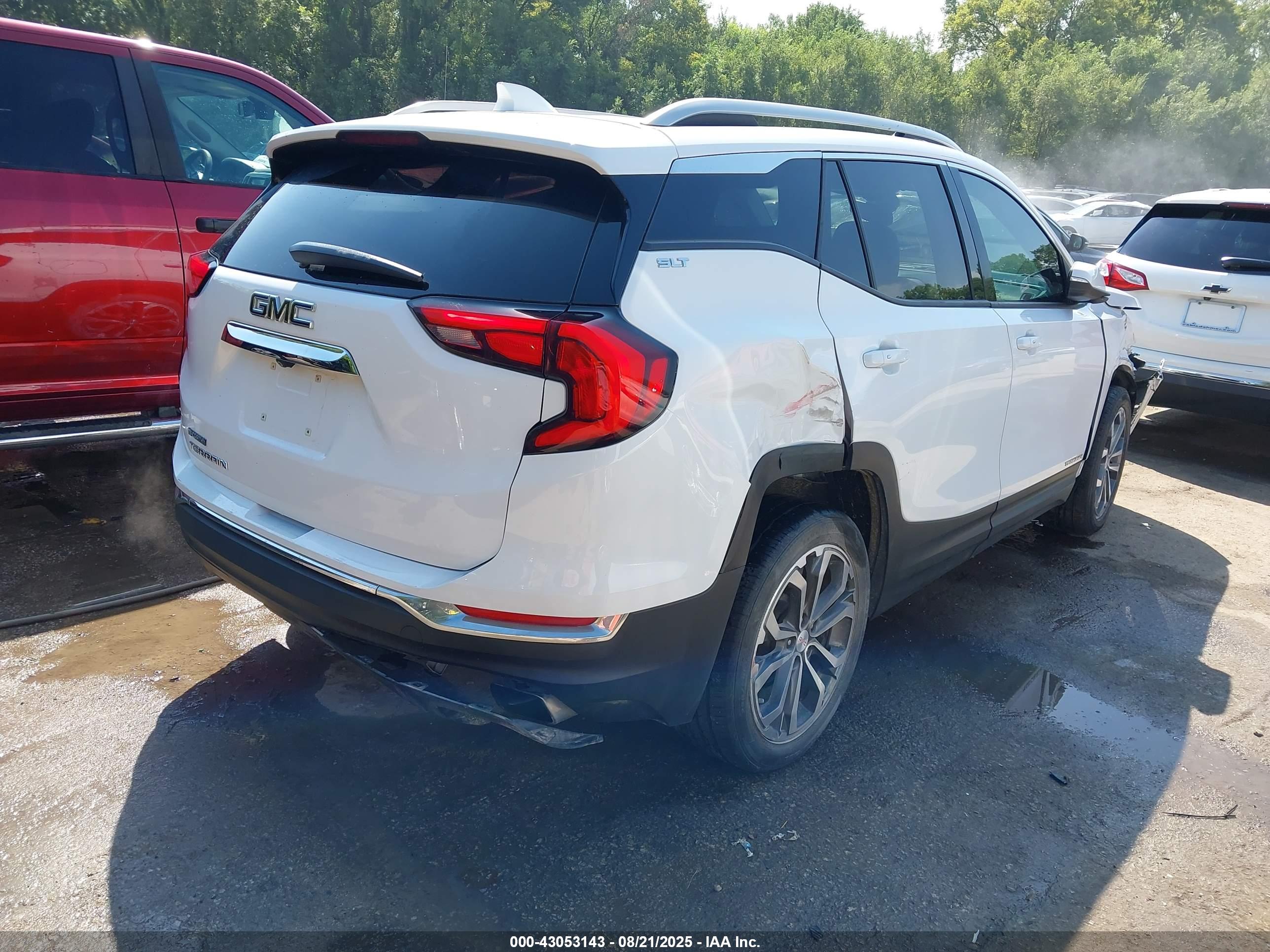 GMC TERRAIN image 4