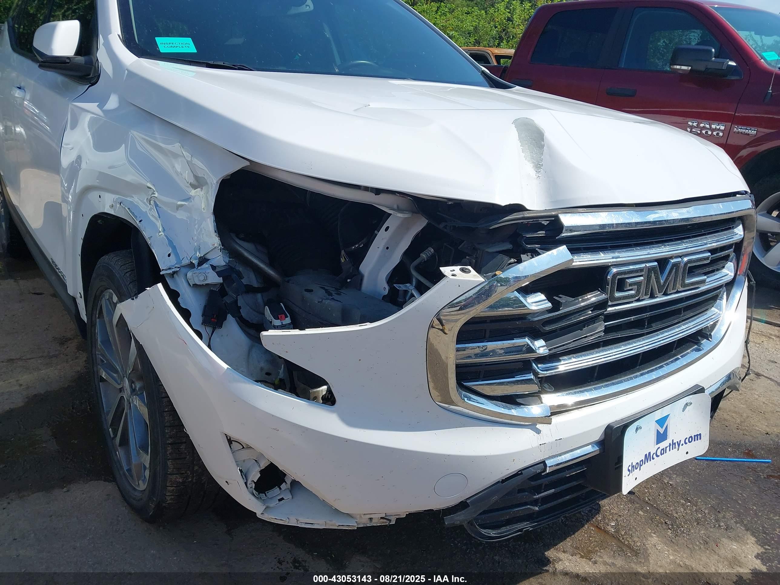 GMC TERRAIN image 6