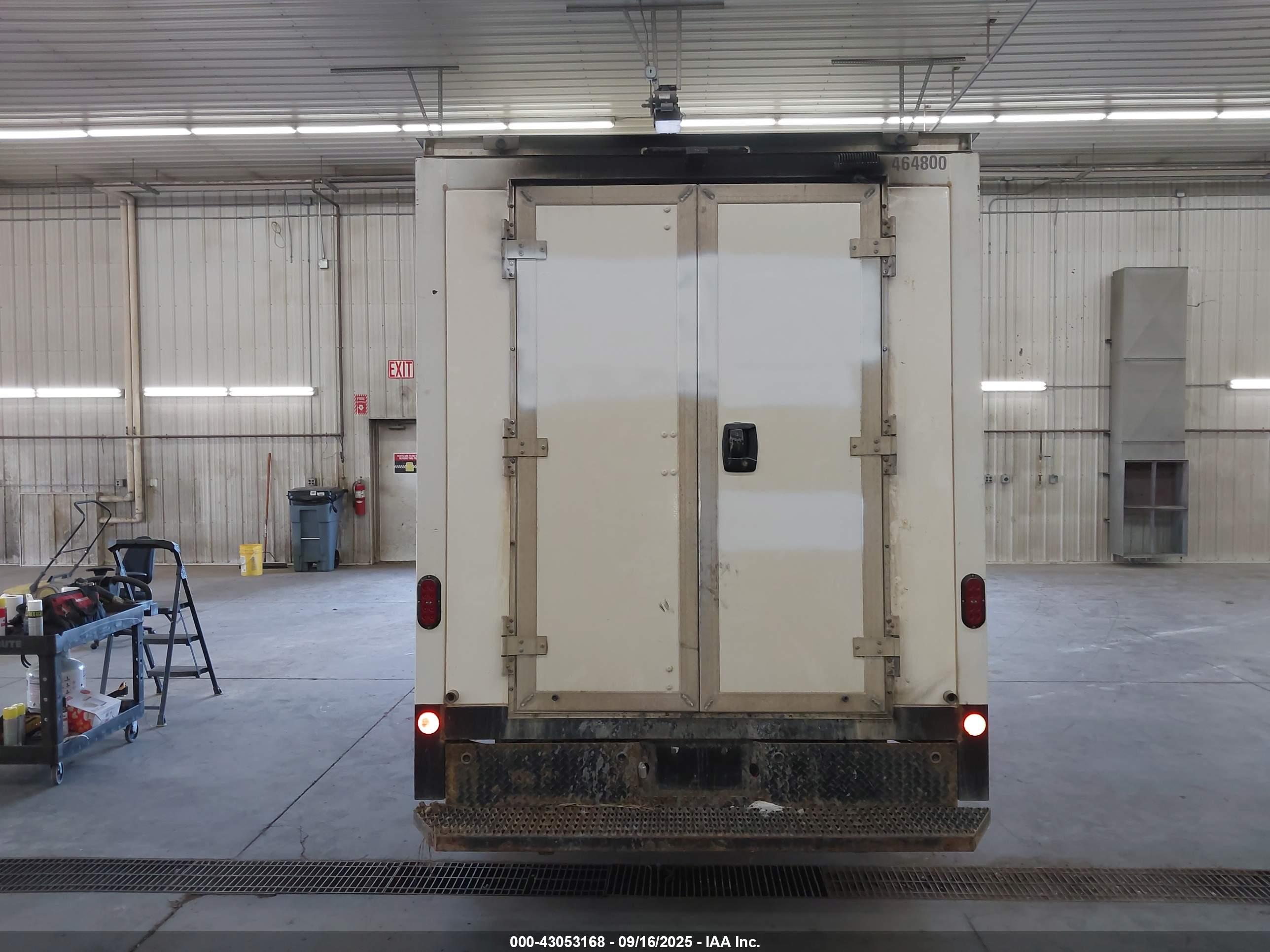 GMC SAVANA image 8
