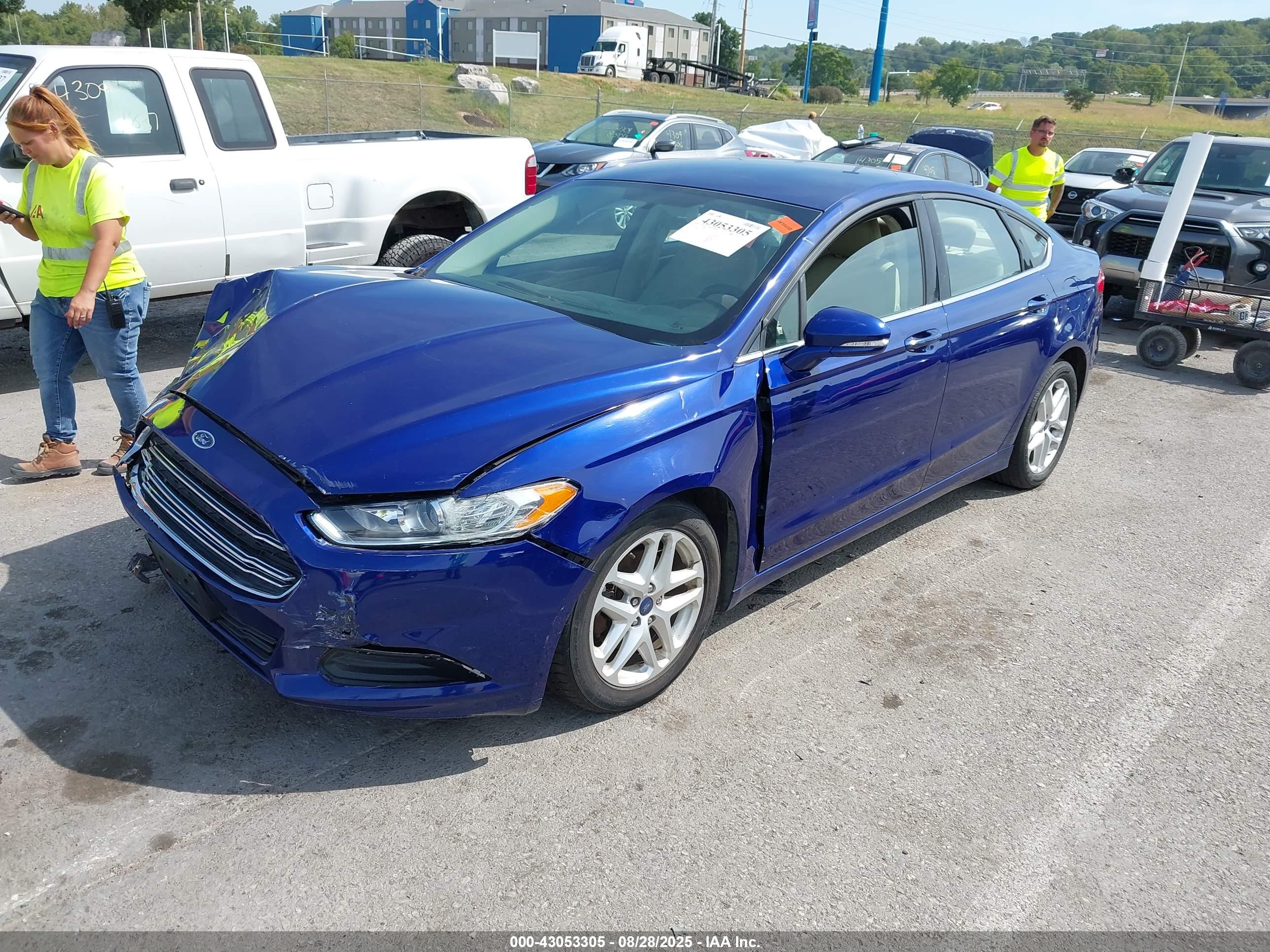 FORD FUSION image 2