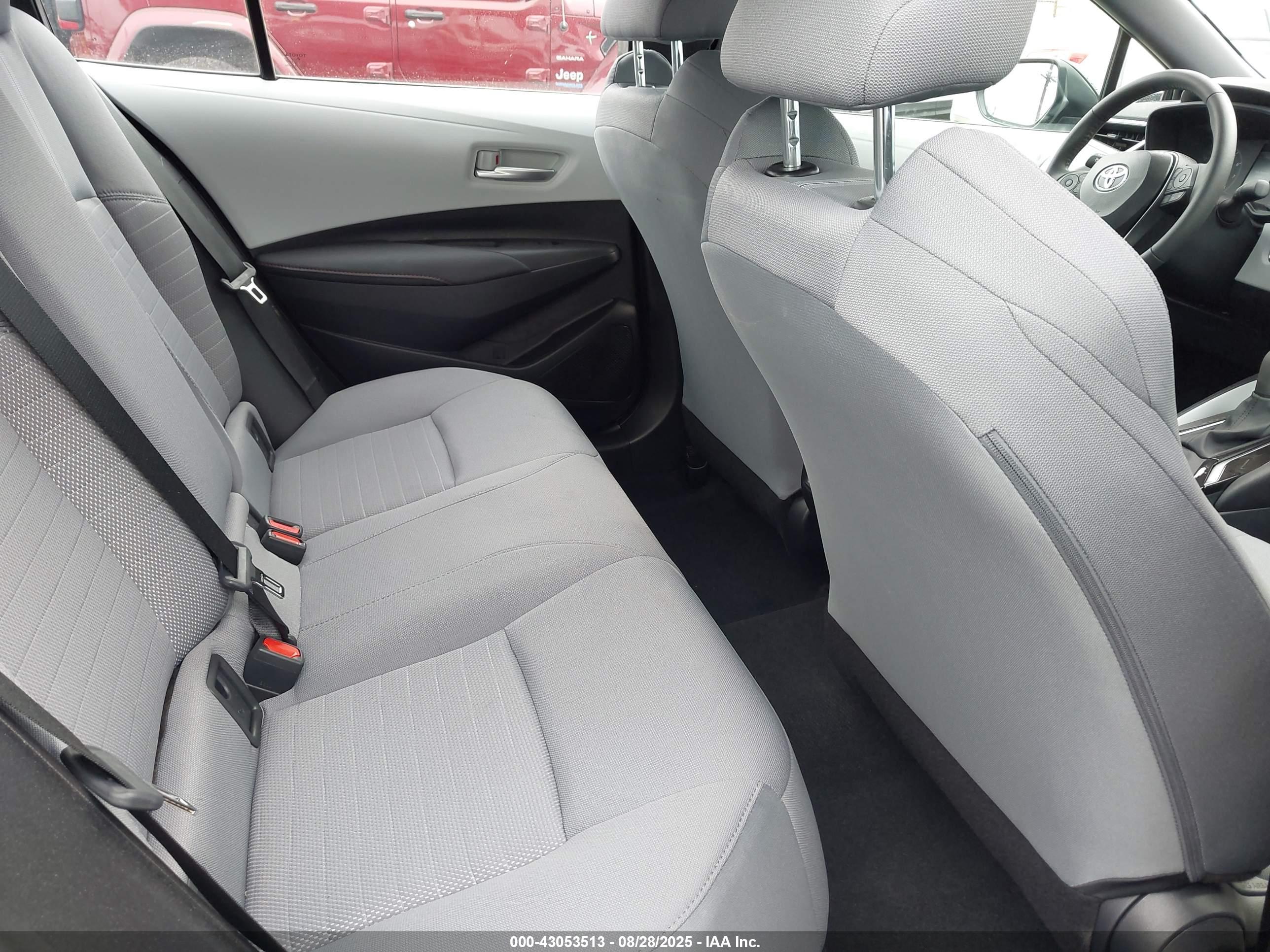 TOYOTA COROLLA image 8