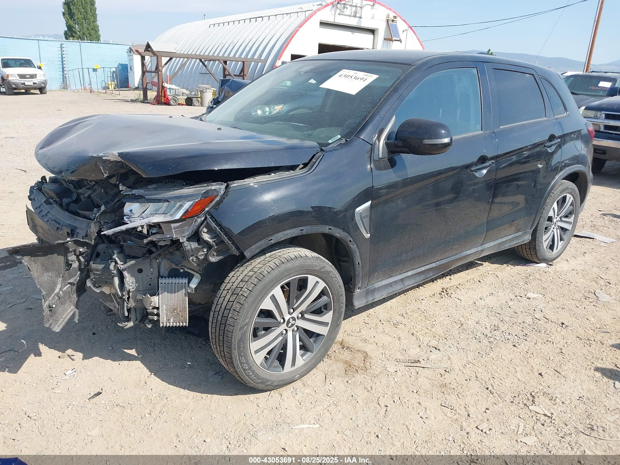 MITSUBISHI OUTLANDER image 2