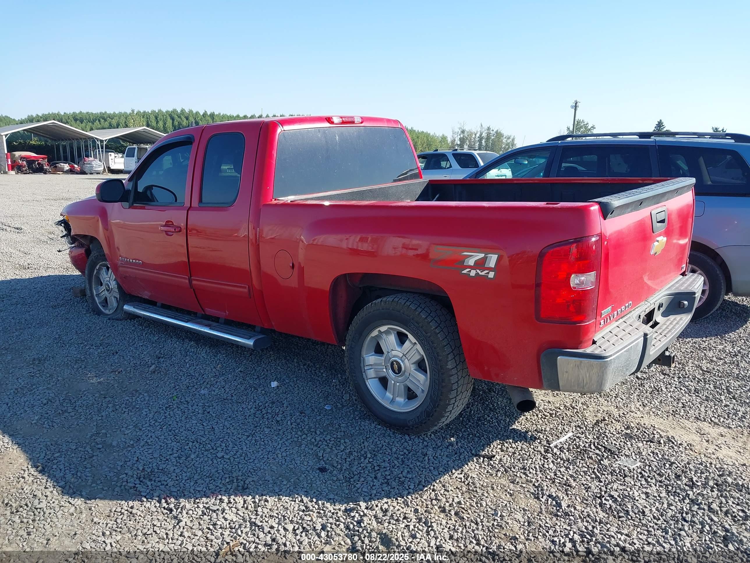 CHEVROLET SILVERADO image 3