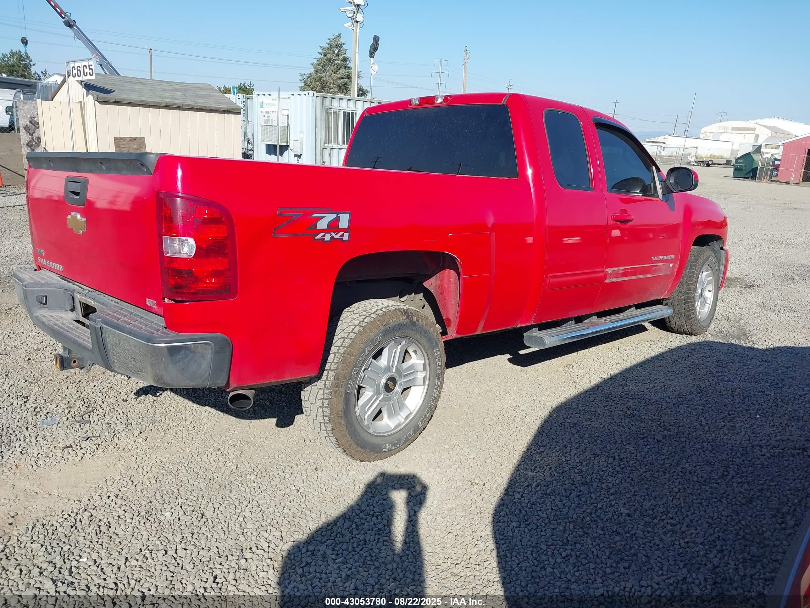CHEVROLET SILVERADO image 4