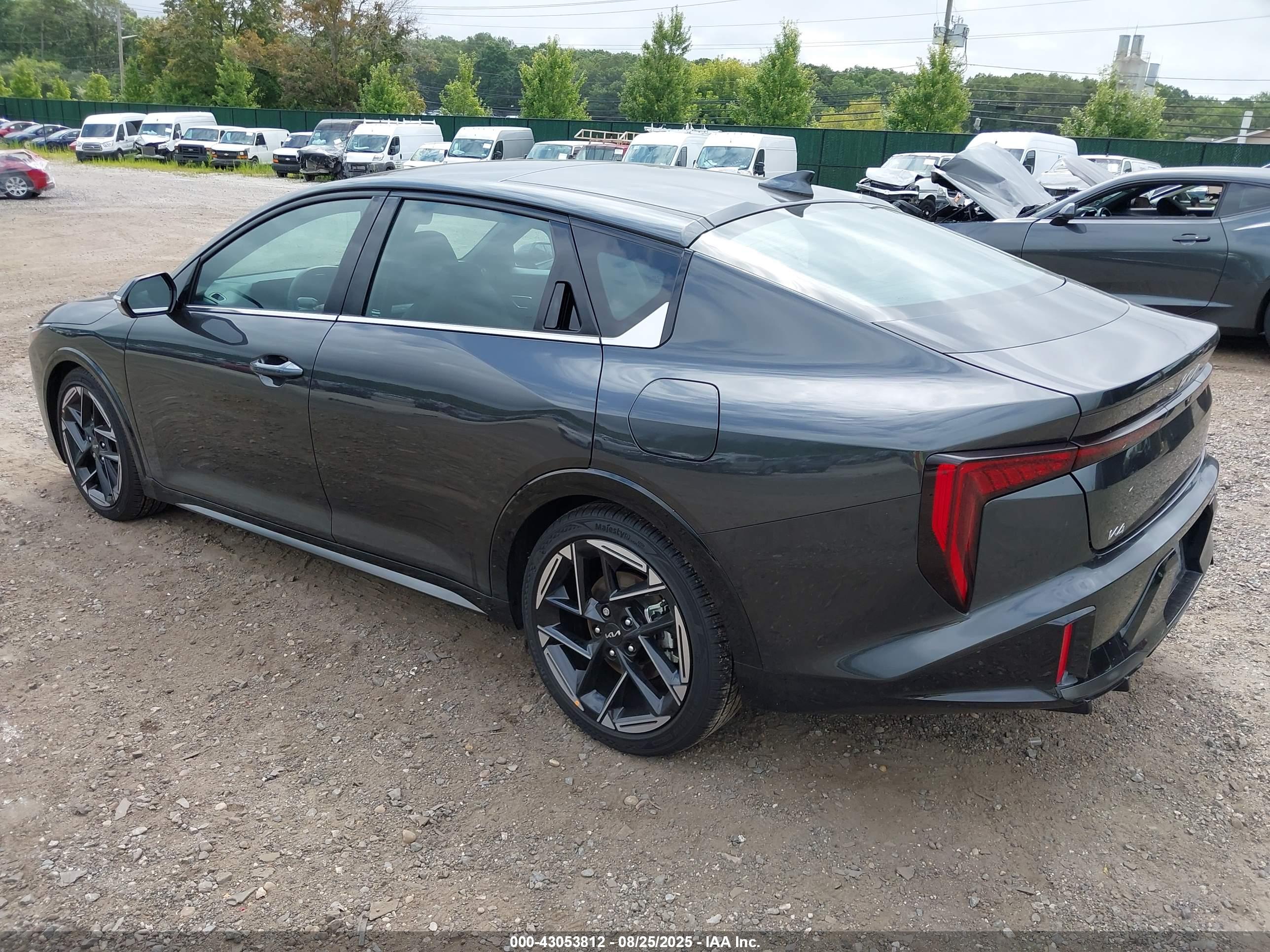 KIA K4 image 3