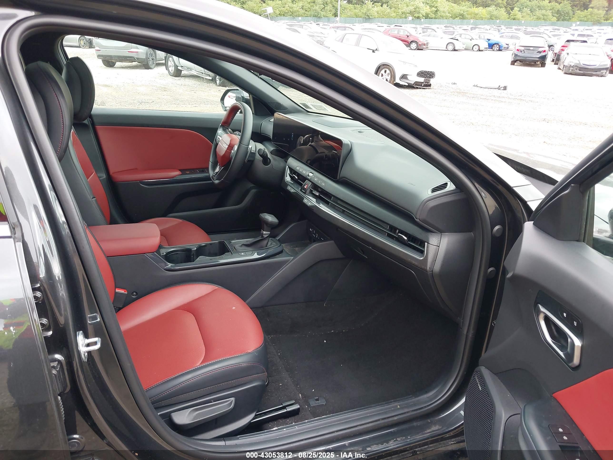 KIA K4 image 5