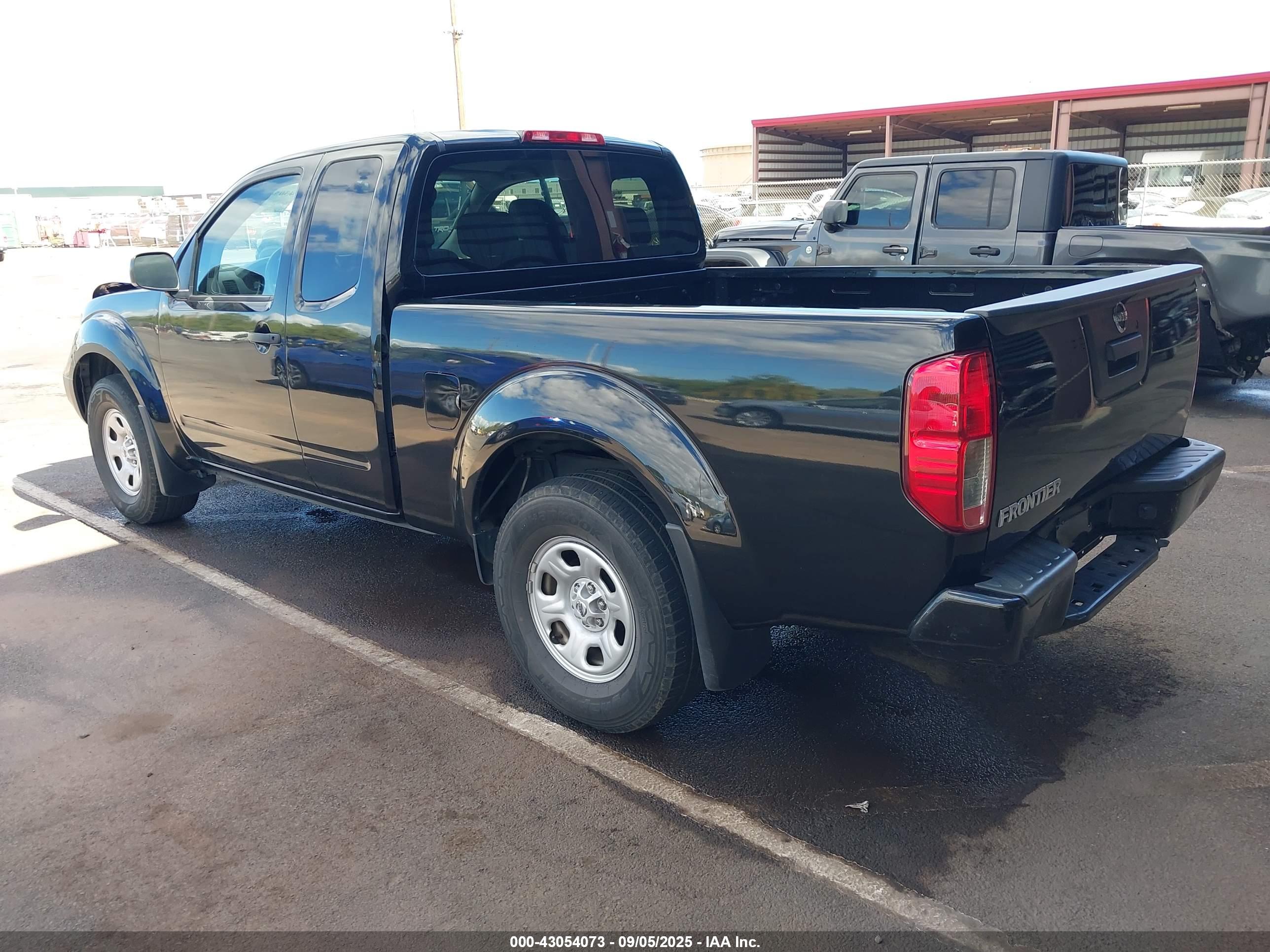 NISSAN FRONTIER image 3