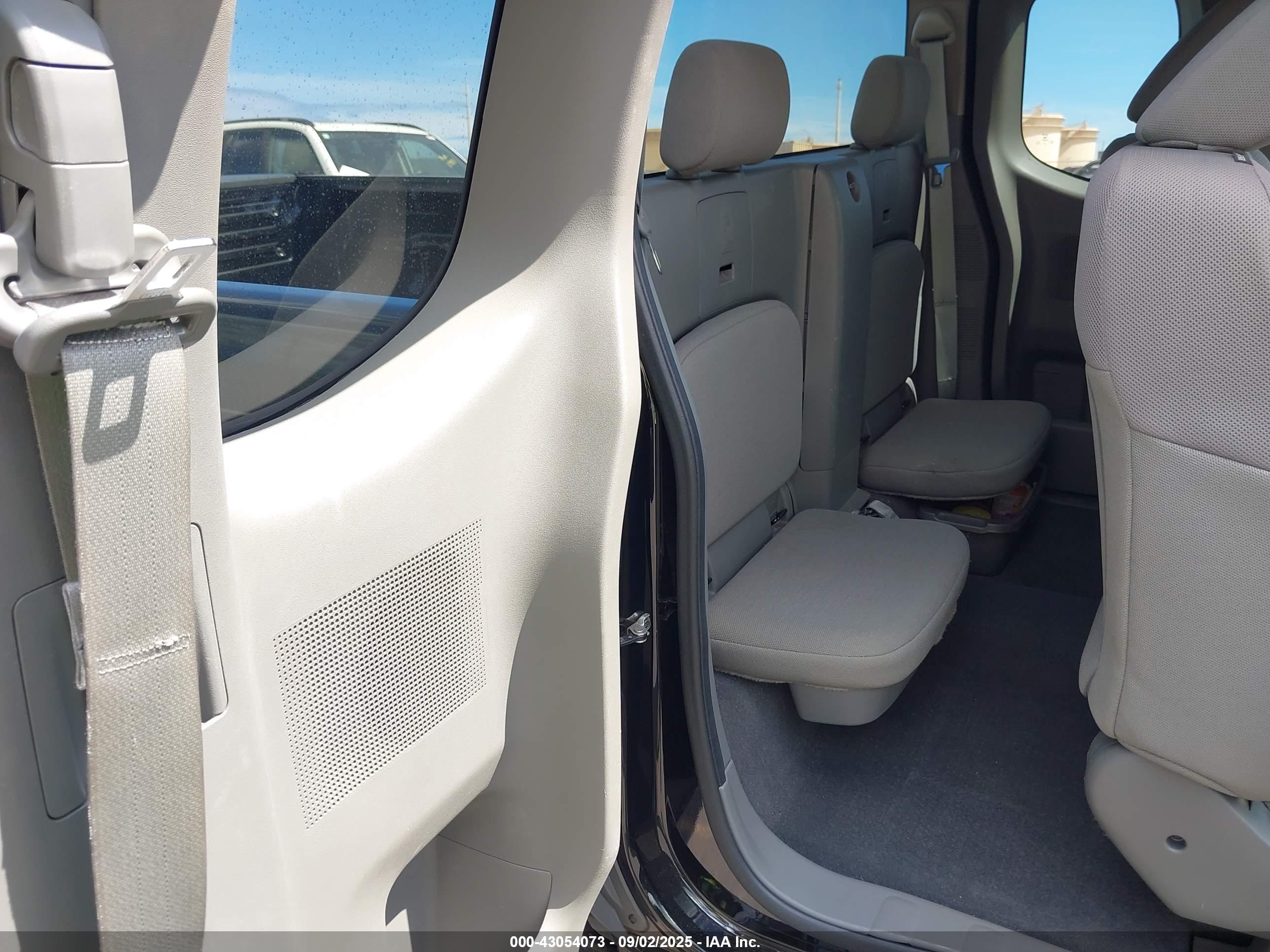 NISSAN FRONTIER image 8