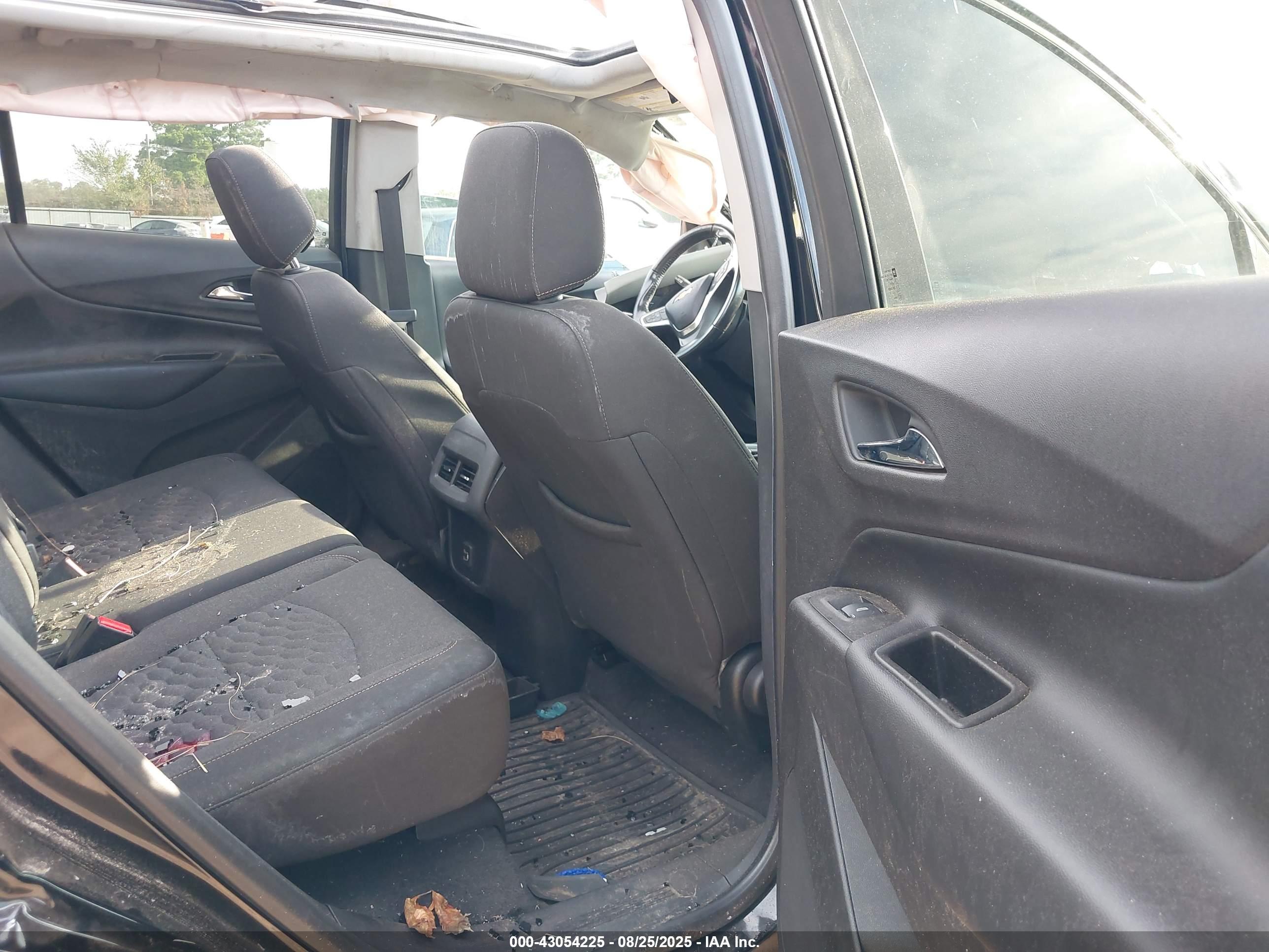 CHEVROLET EQUINOX image 8