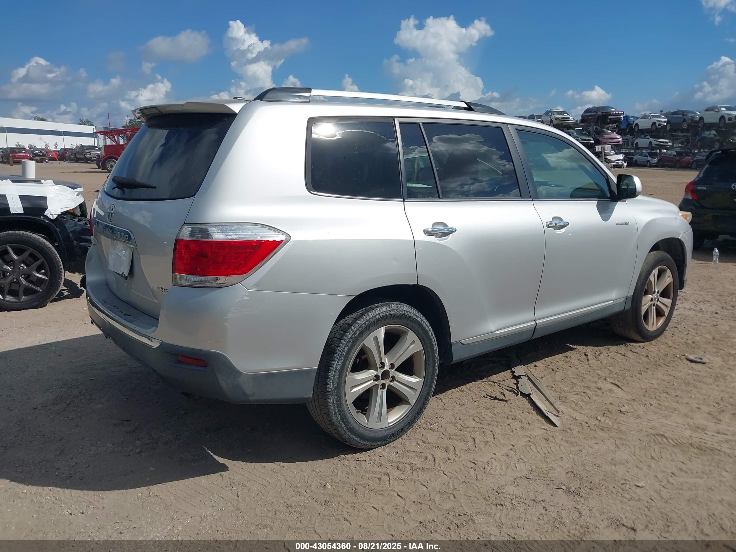TOYOTA HIGHLANDER image 4