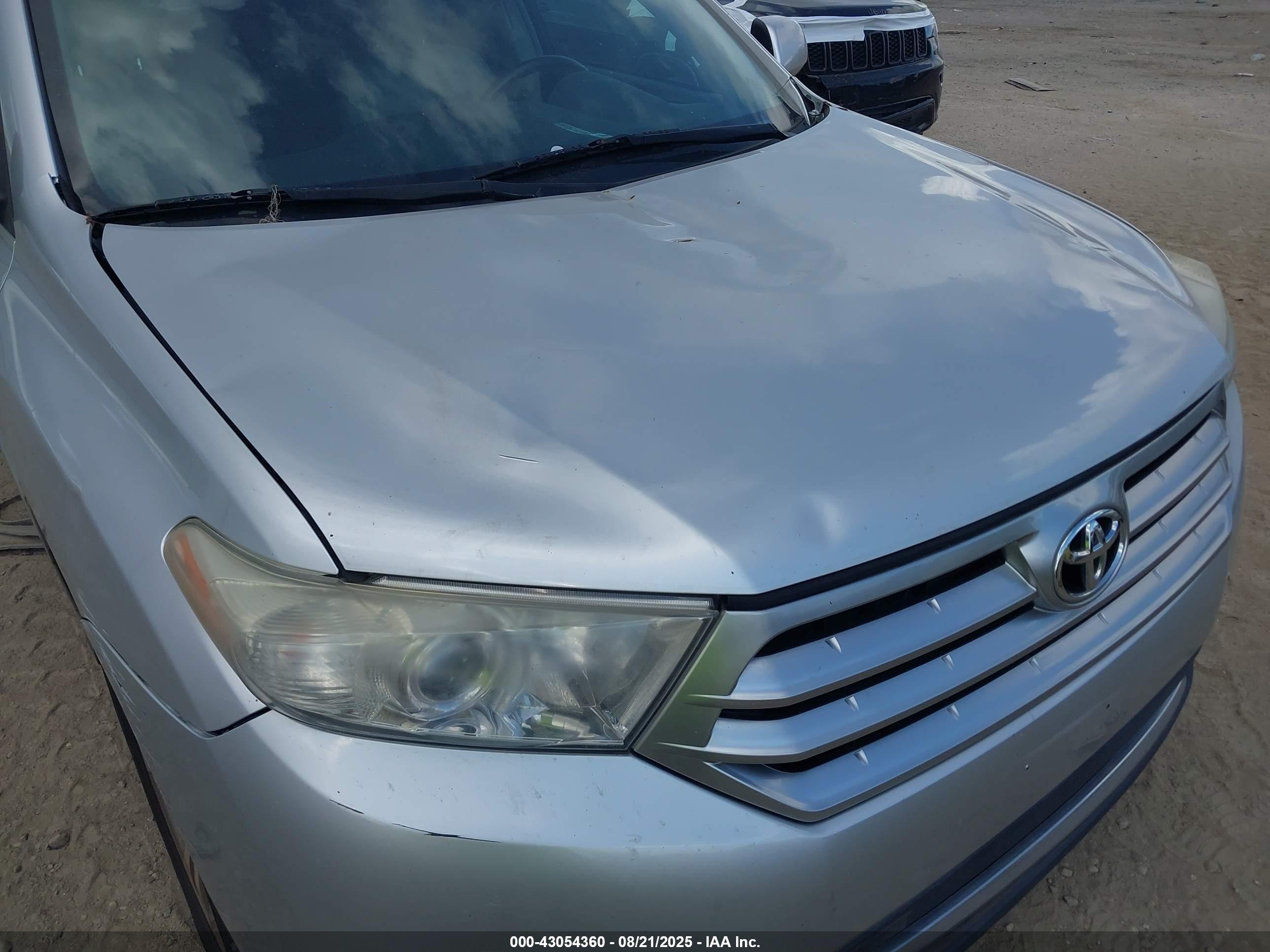 TOYOTA HIGHLANDER image 6