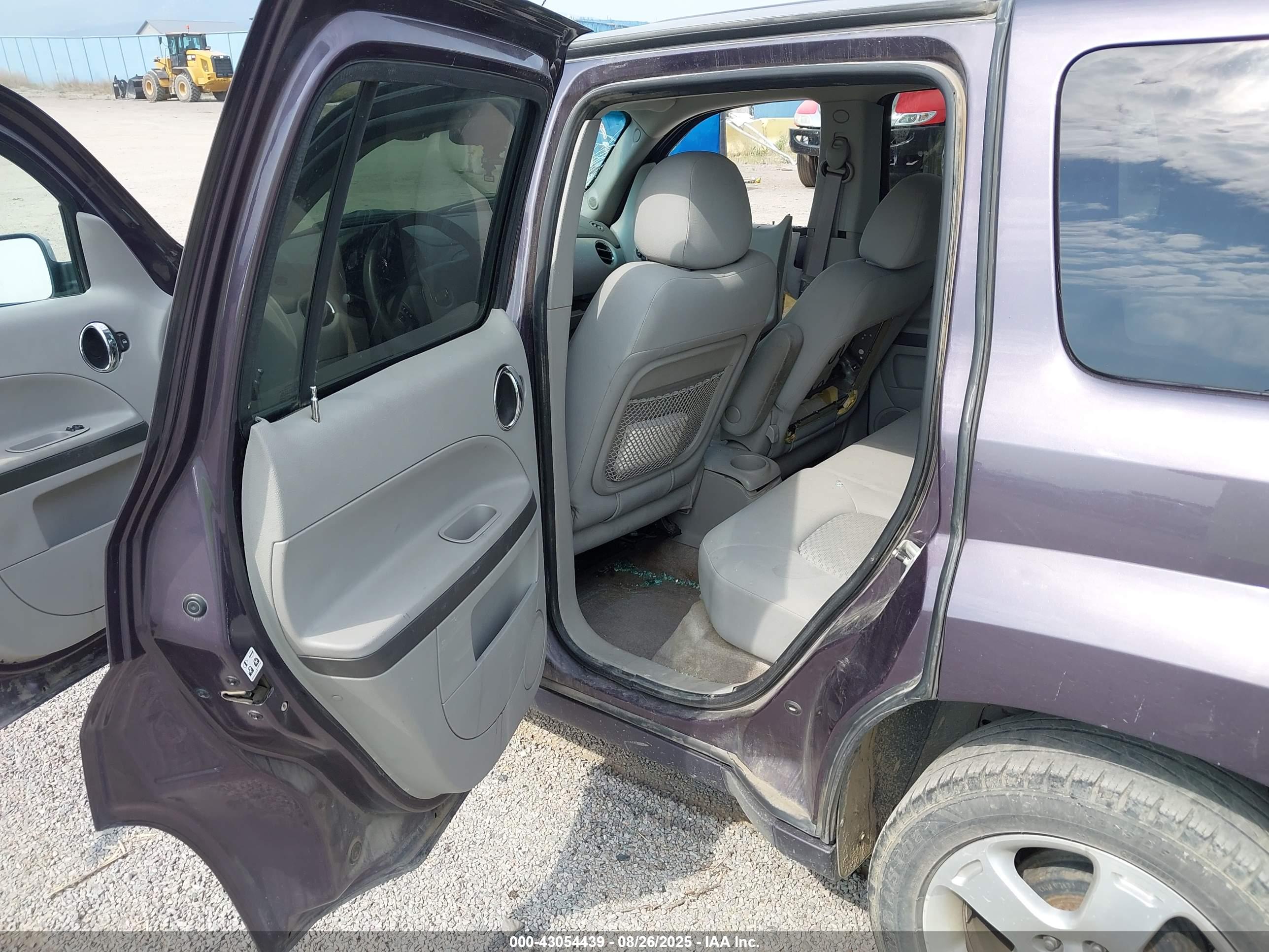 CHEVROLET HHR image 8