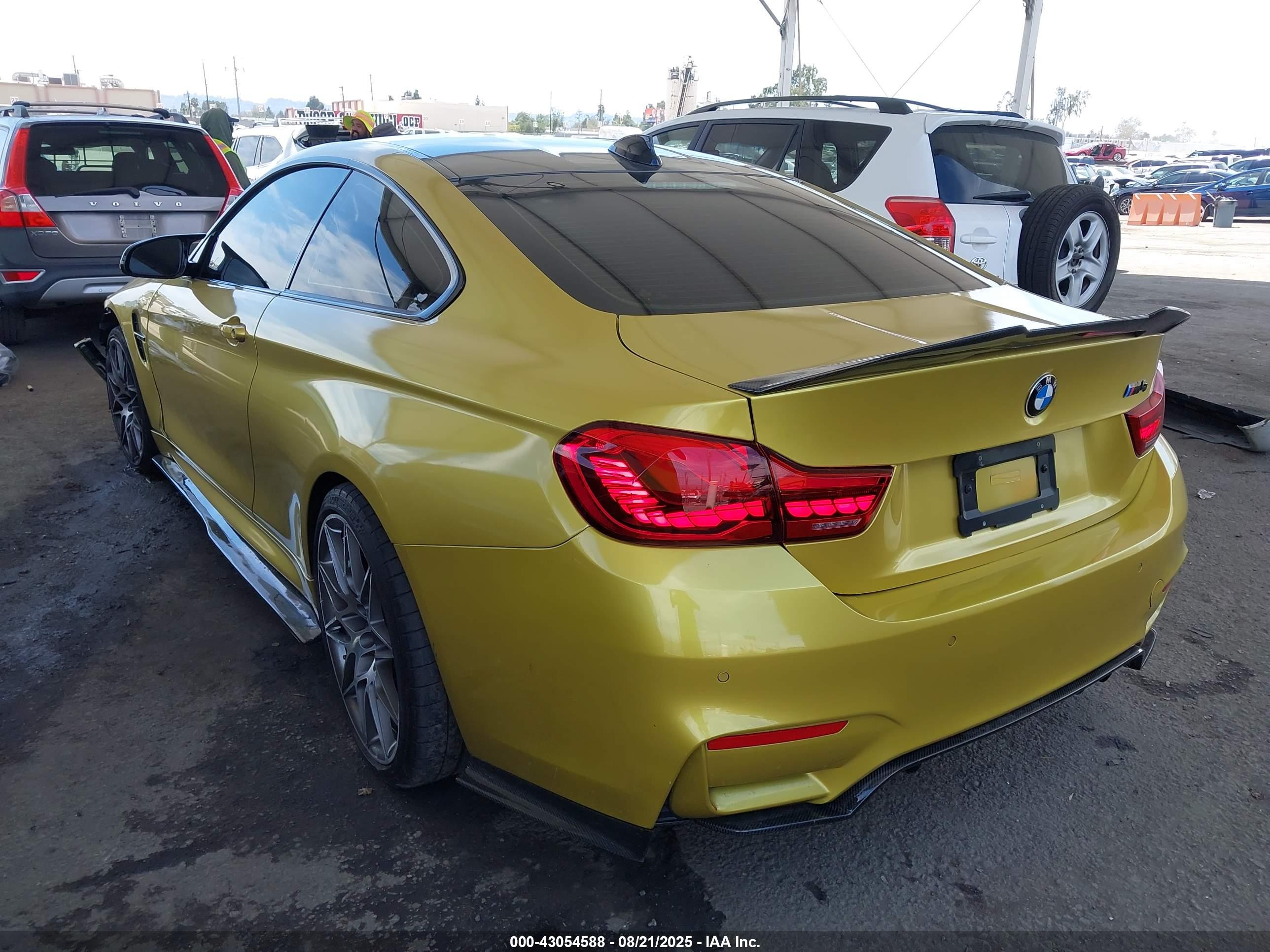 BMW M4 image 3