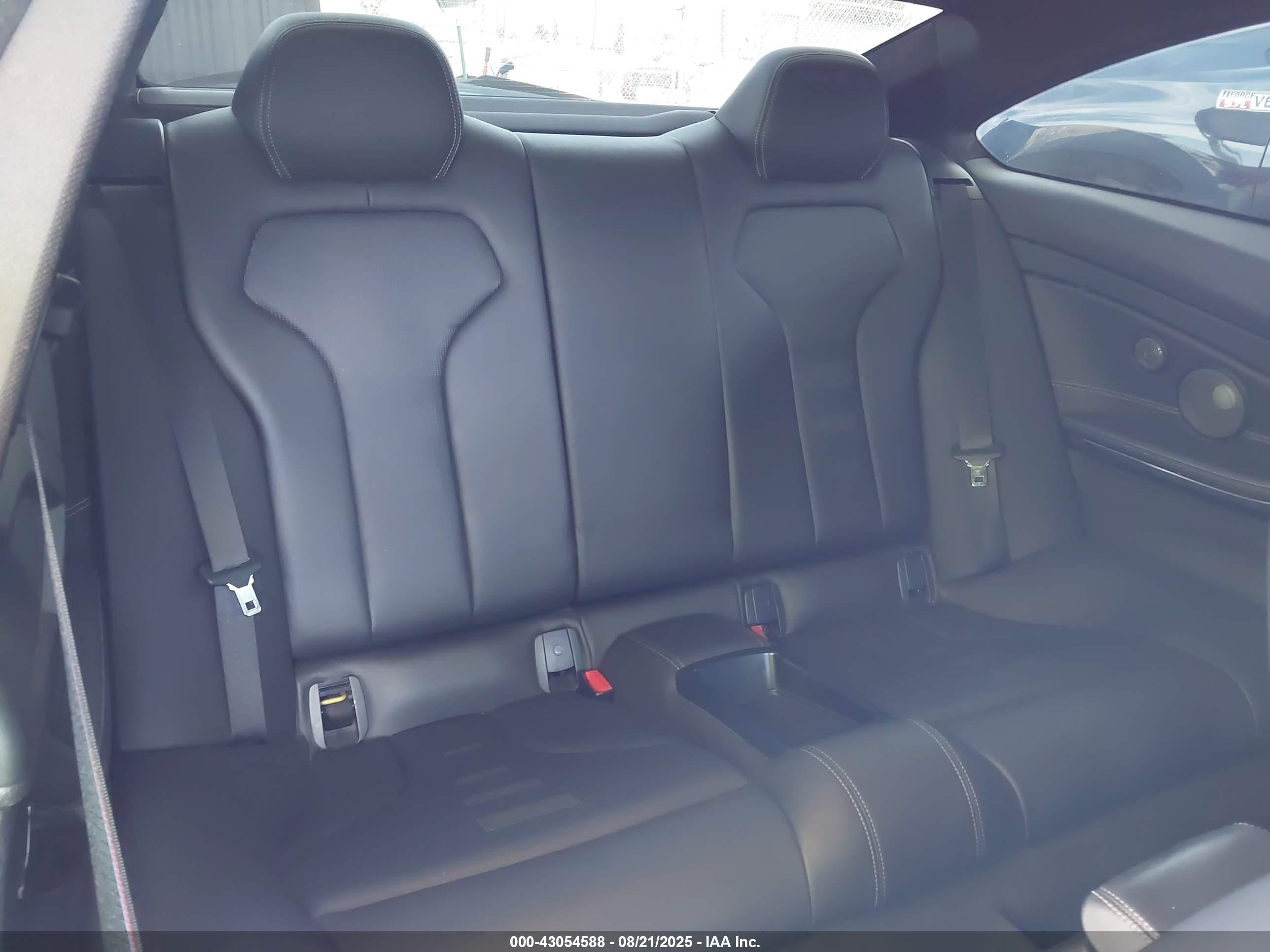 BMW M4 image 8
