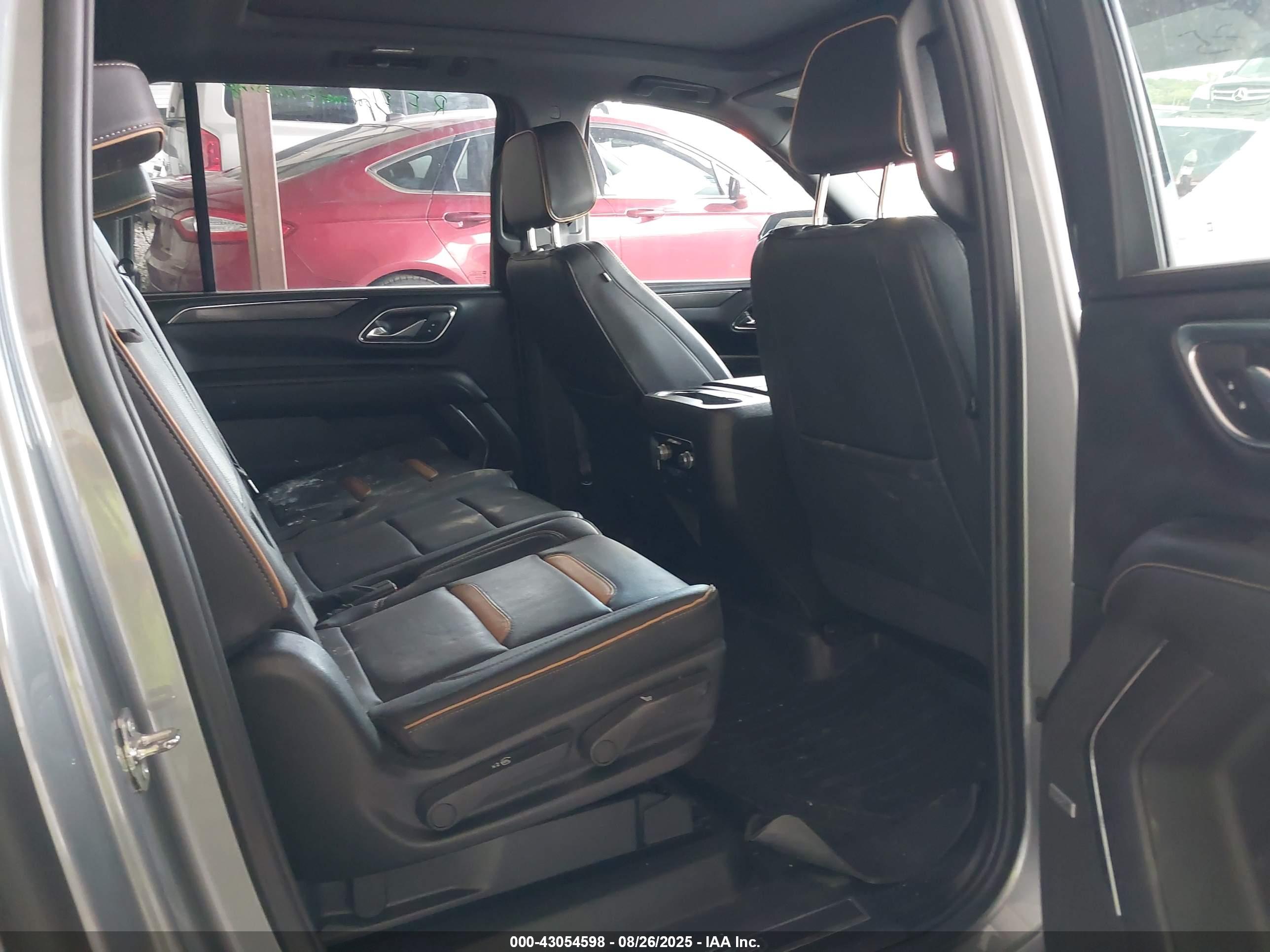GMC YUKON image 8