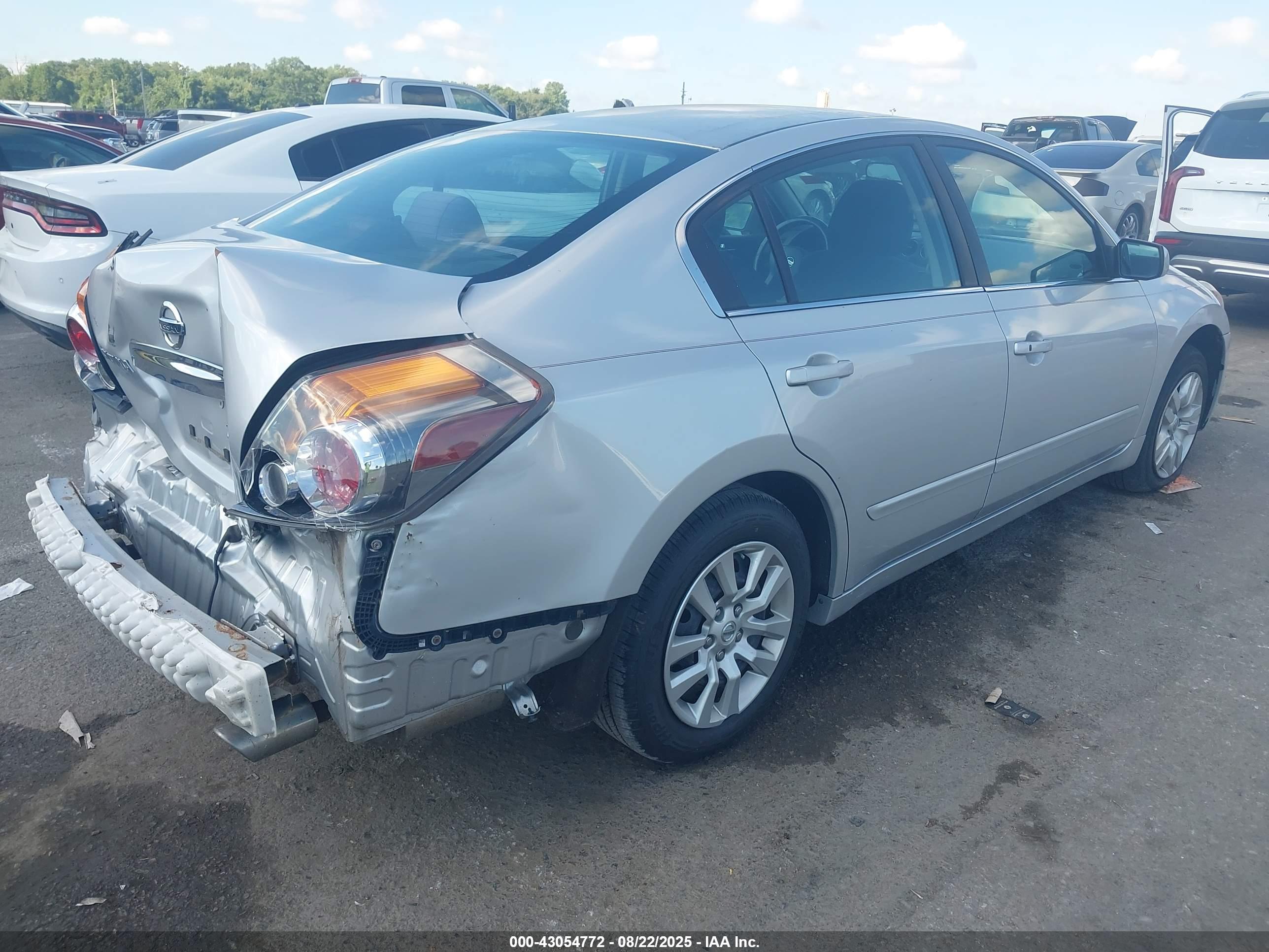NISSAN ALTIMA image 4