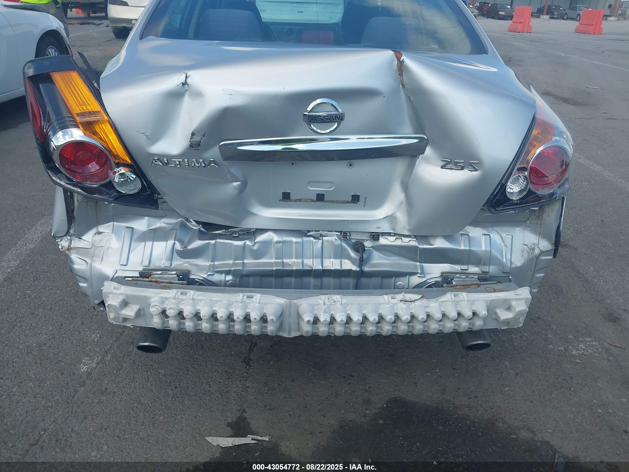 NISSAN ALTIMA image 6