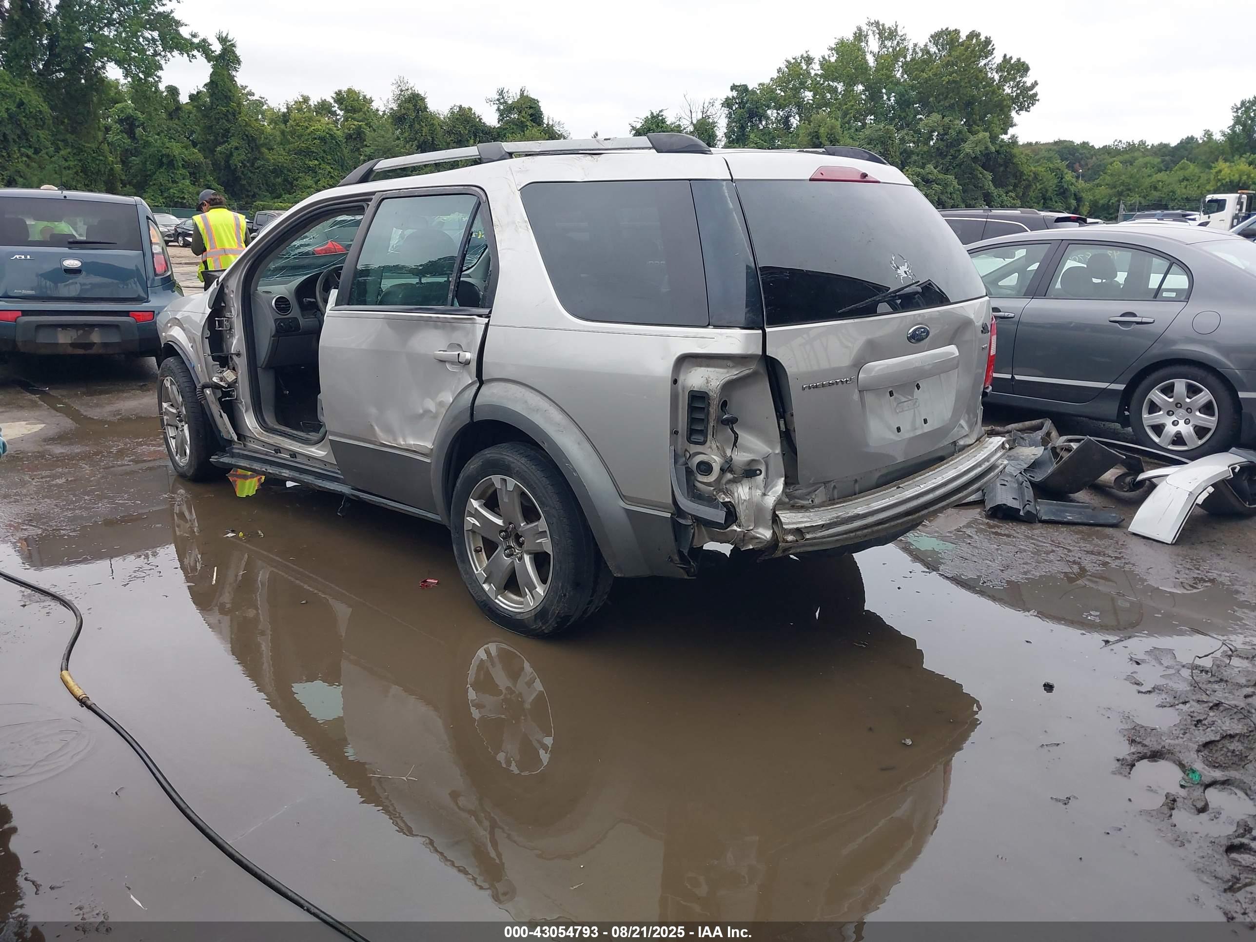 FORD FREESTYLE image 3