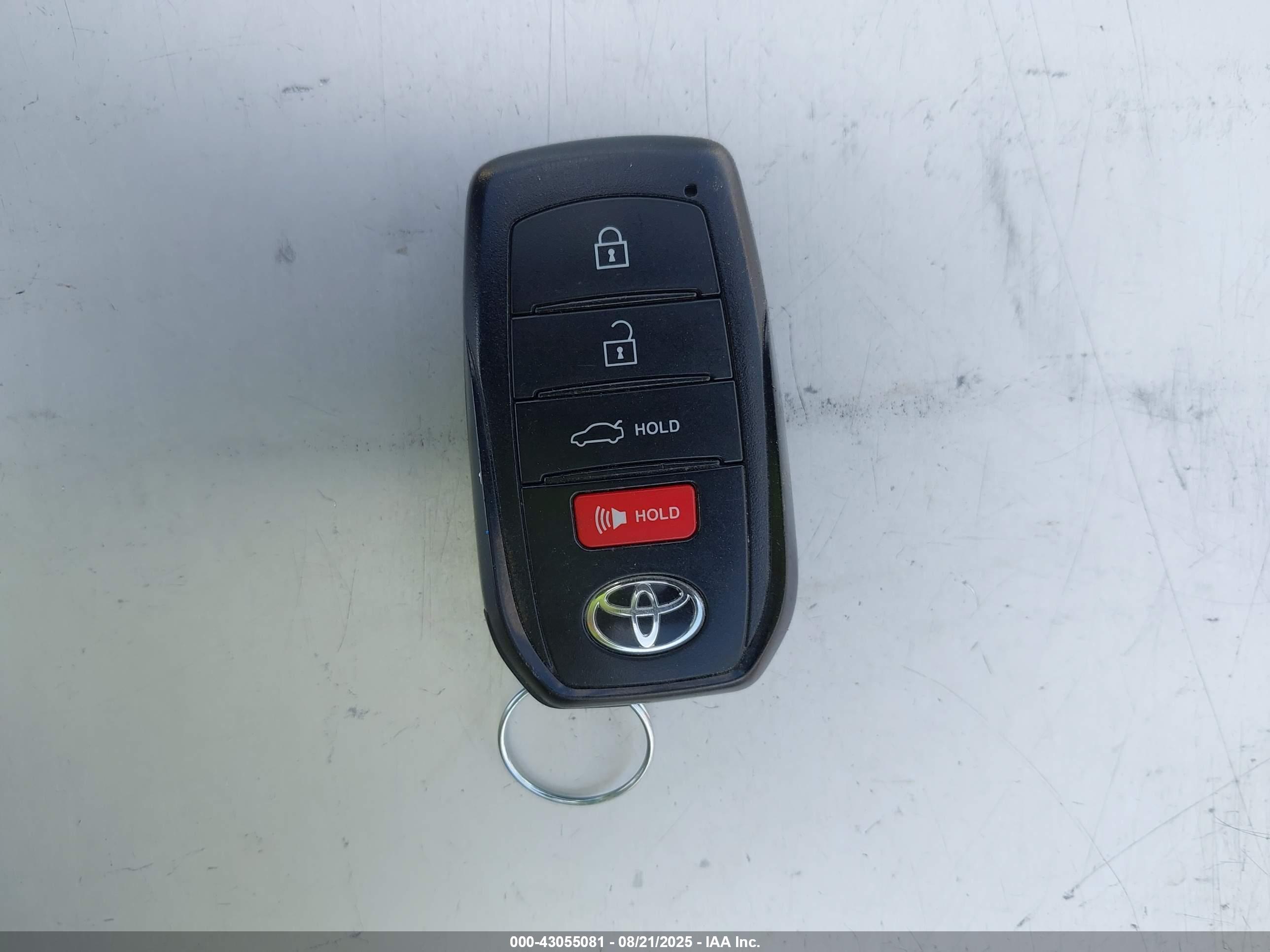 TOYOTA CAMRY image 11