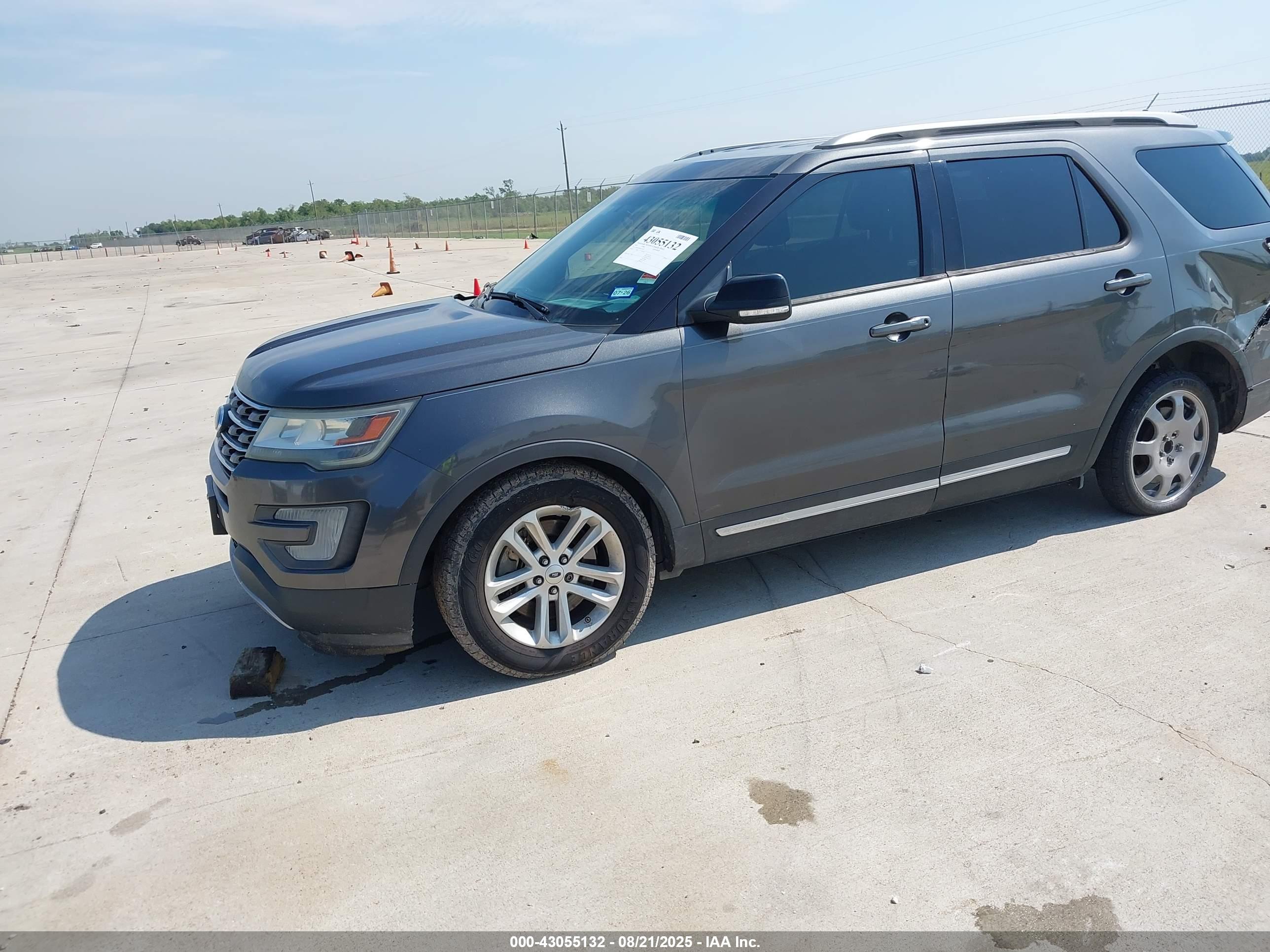 FORD EXPLORER image 2