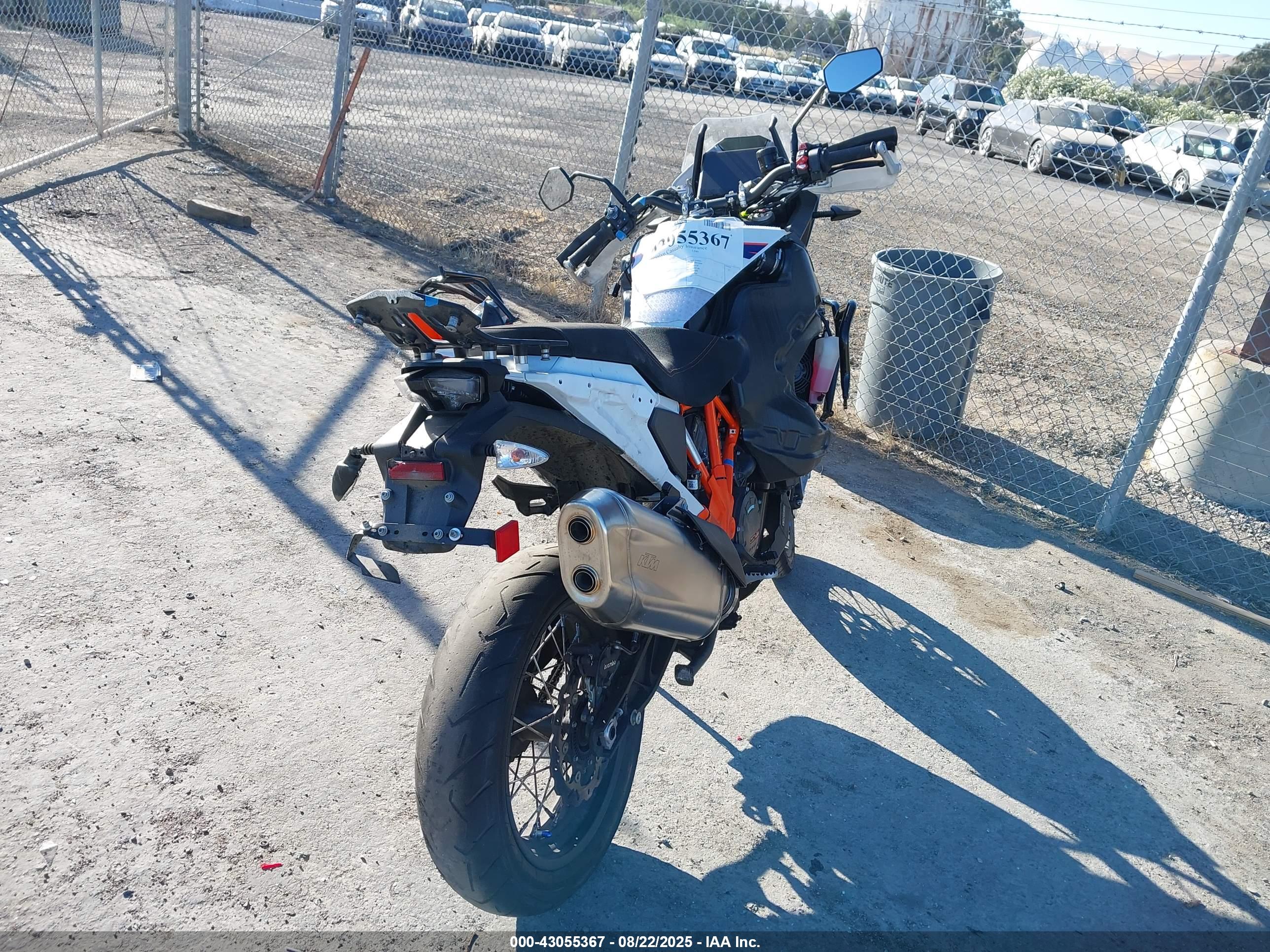 KTM 1290 image 4