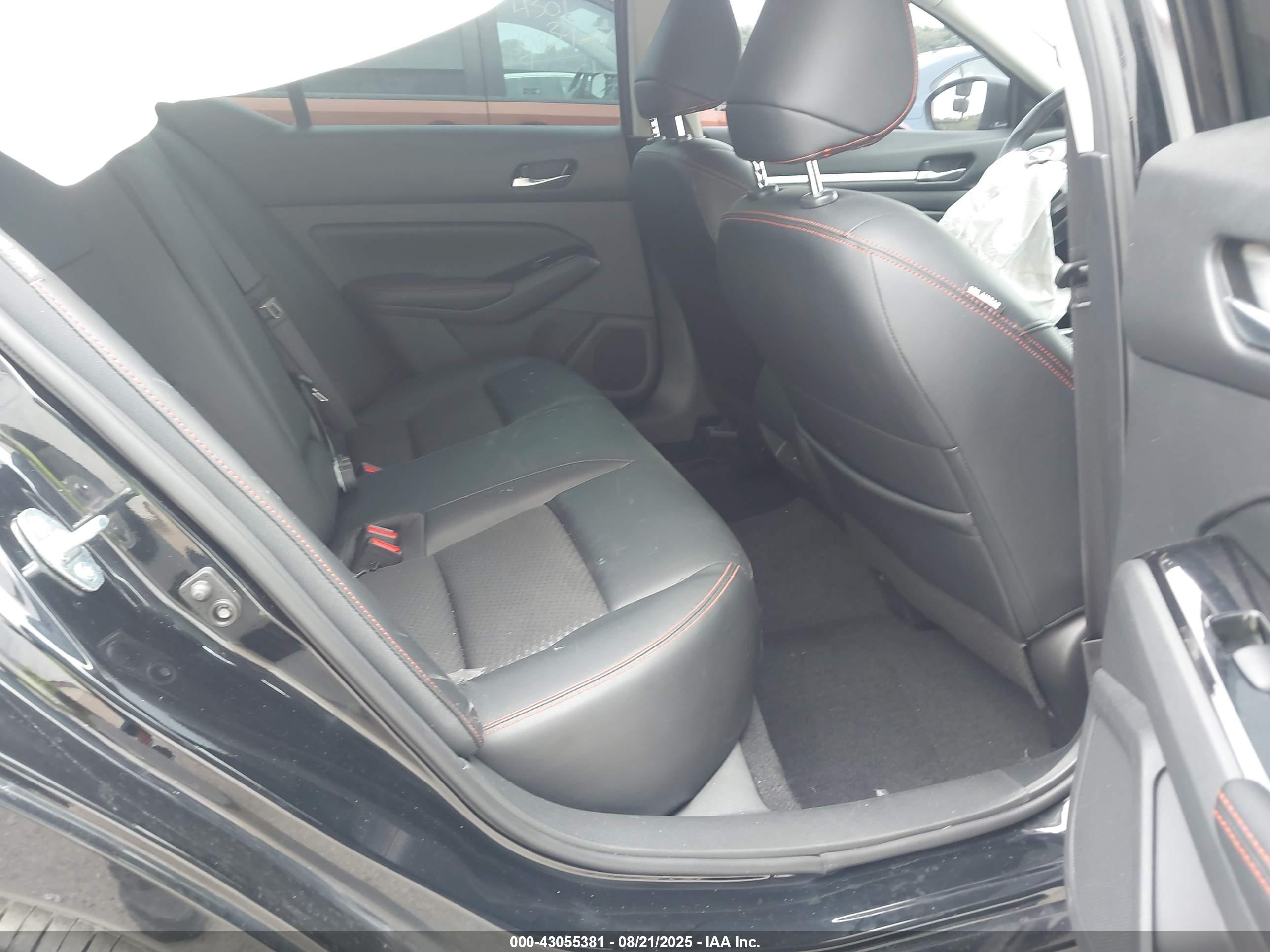 NISSAN ALTIMA image 8