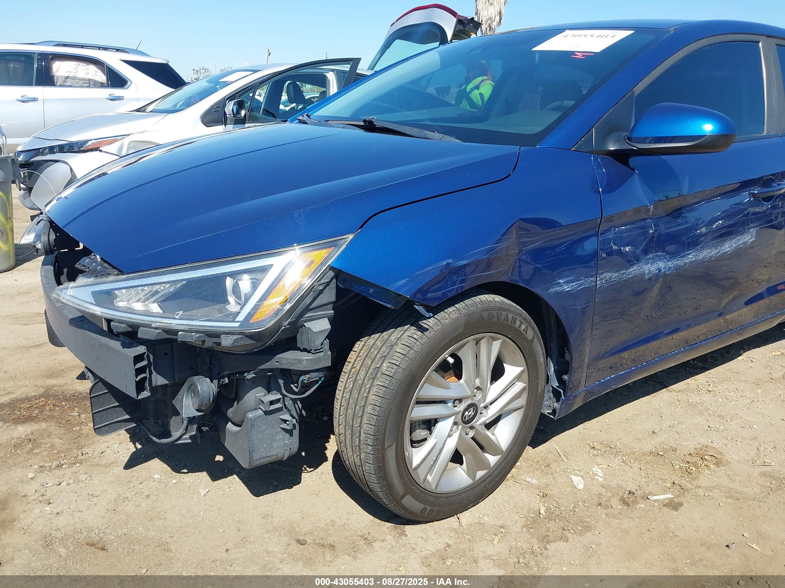 HYUNDAI ELANTRA image 6