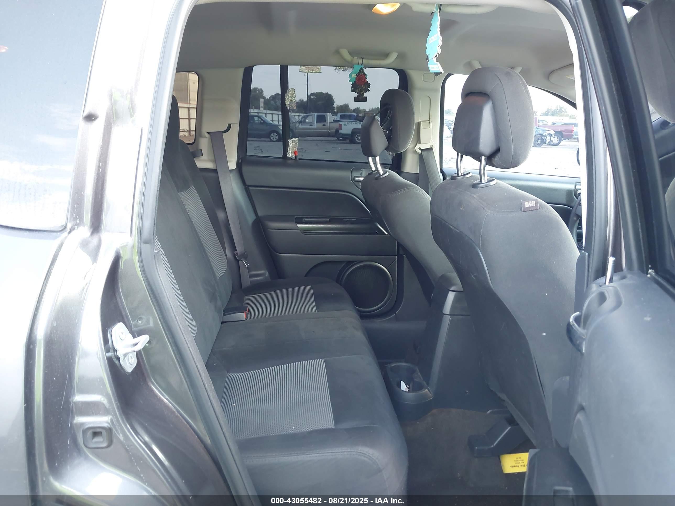 JEEP COMPASS image 8