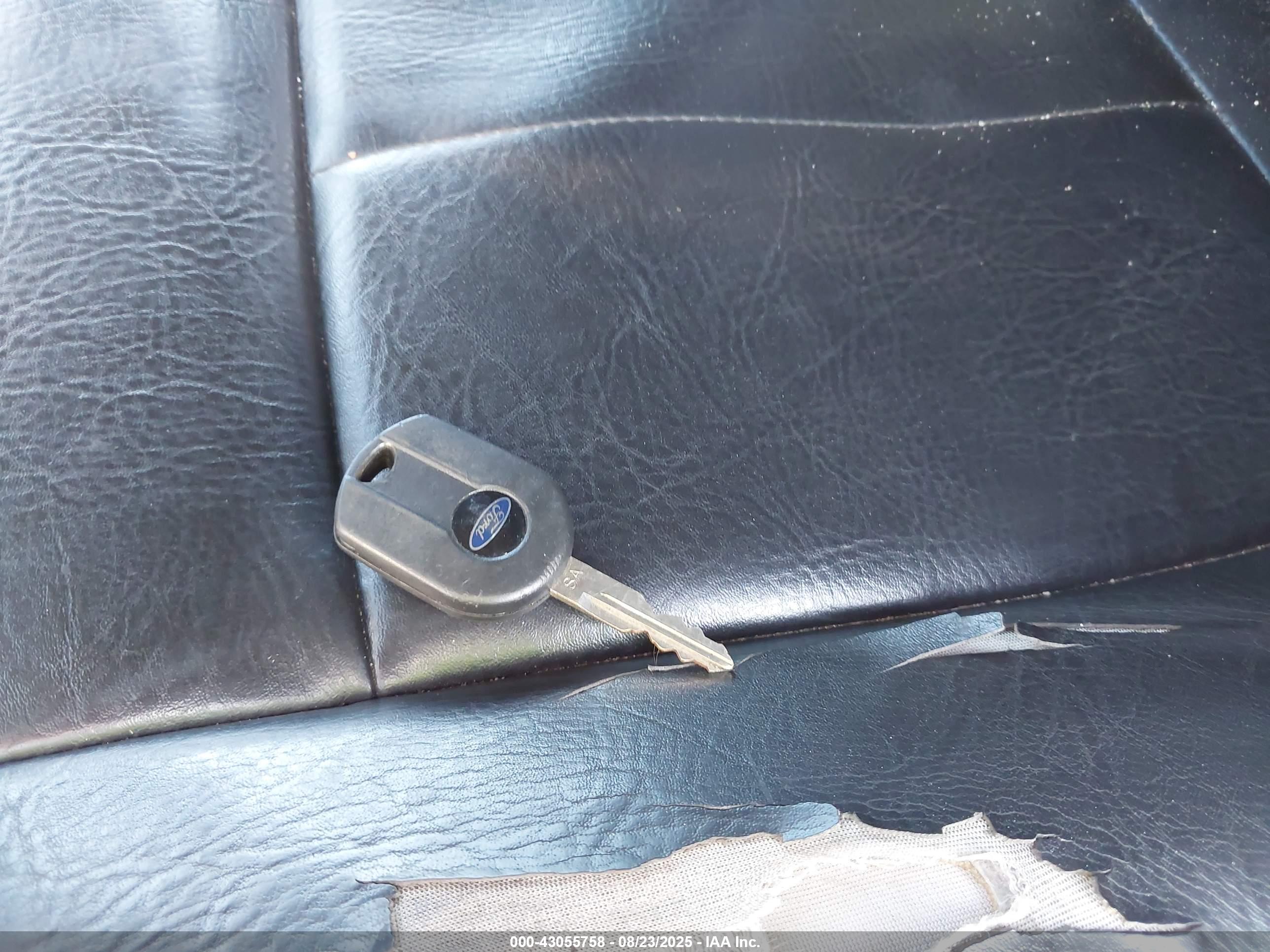 FORD F-550 image 11