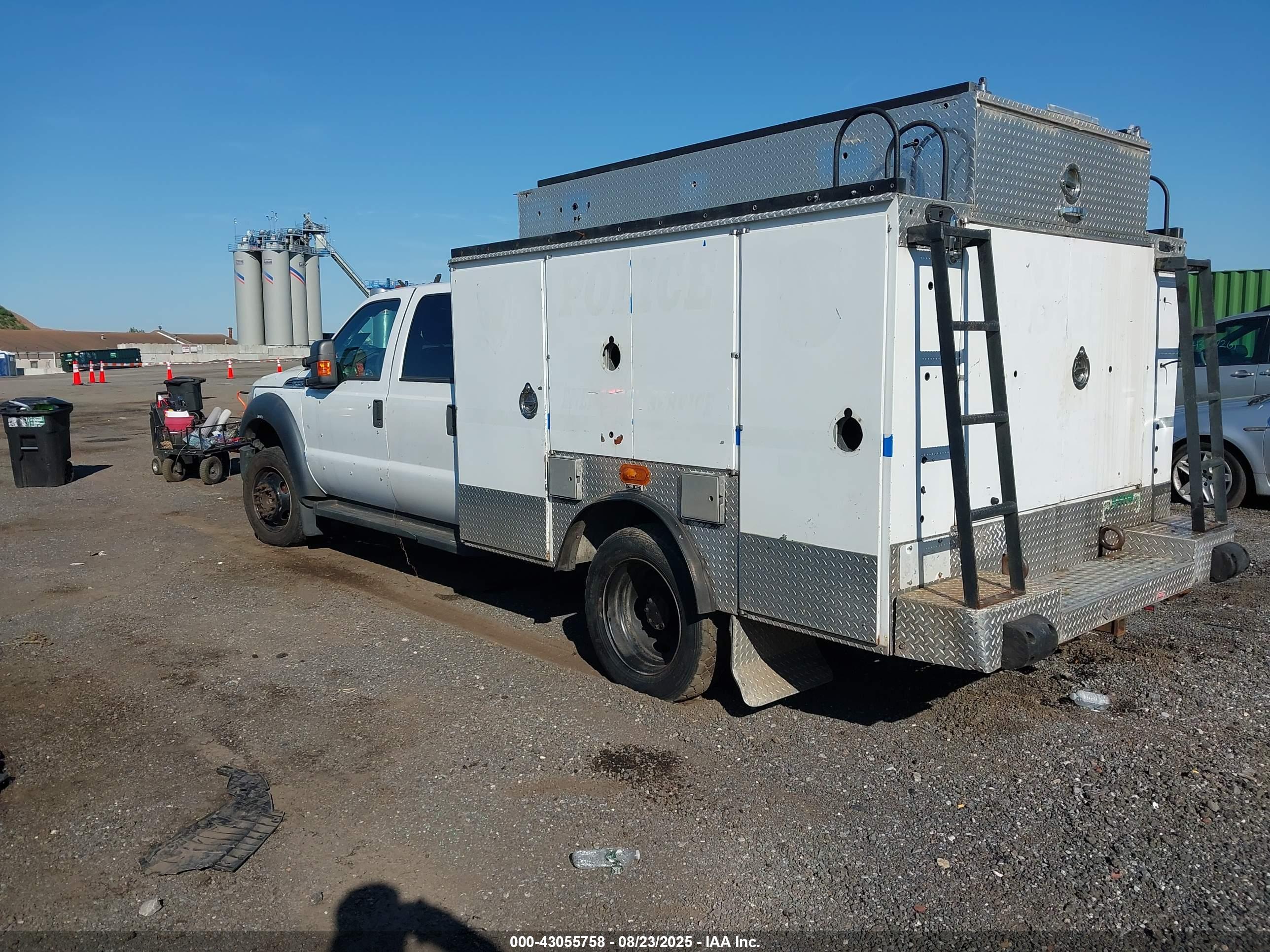 FORD F-550 image 3