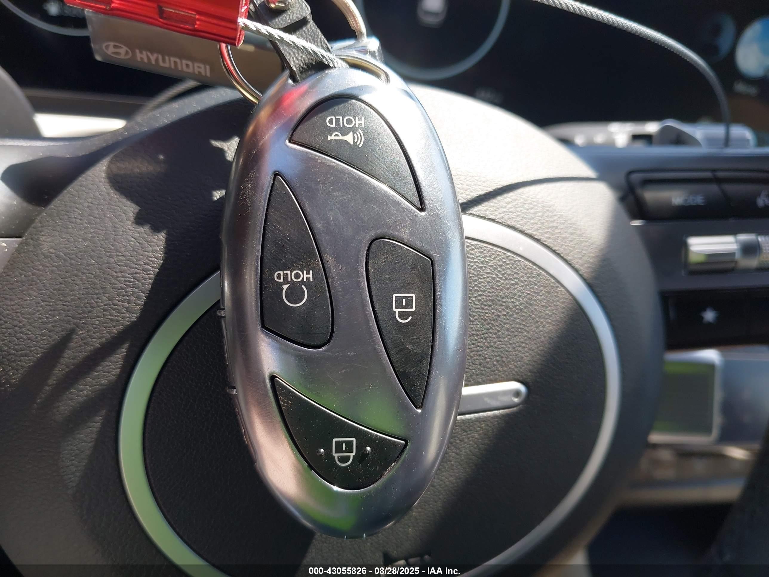 HYUNDAI TUCSON image 11
