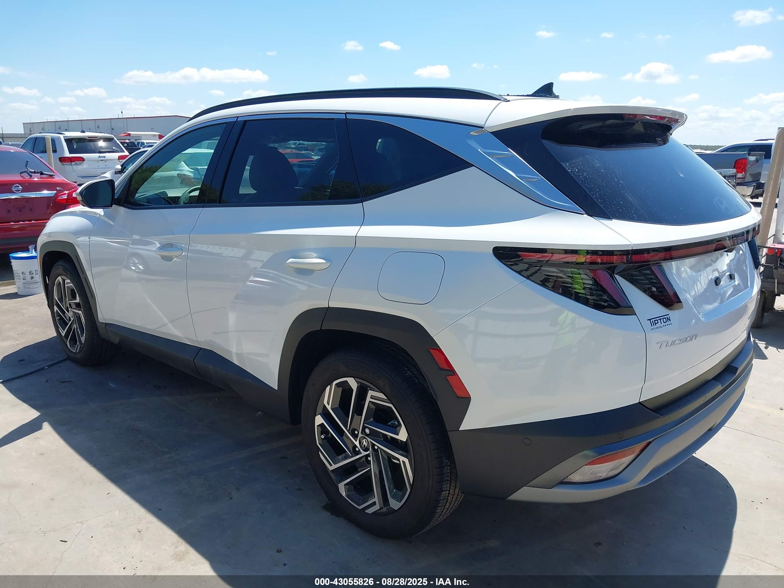 HYUNDAI TUCSON image 3